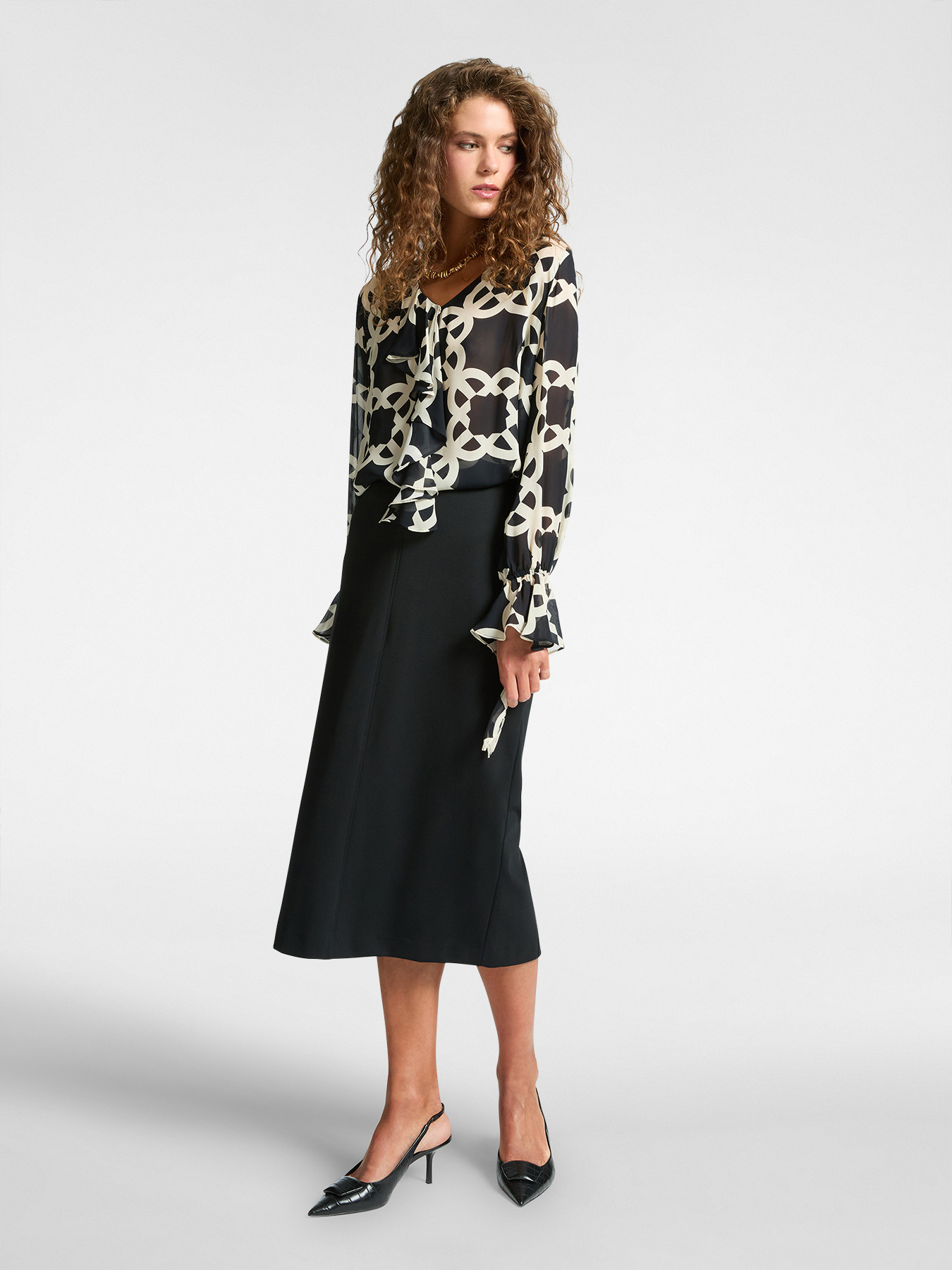 Pencil skirt in Milan stitch image number 0