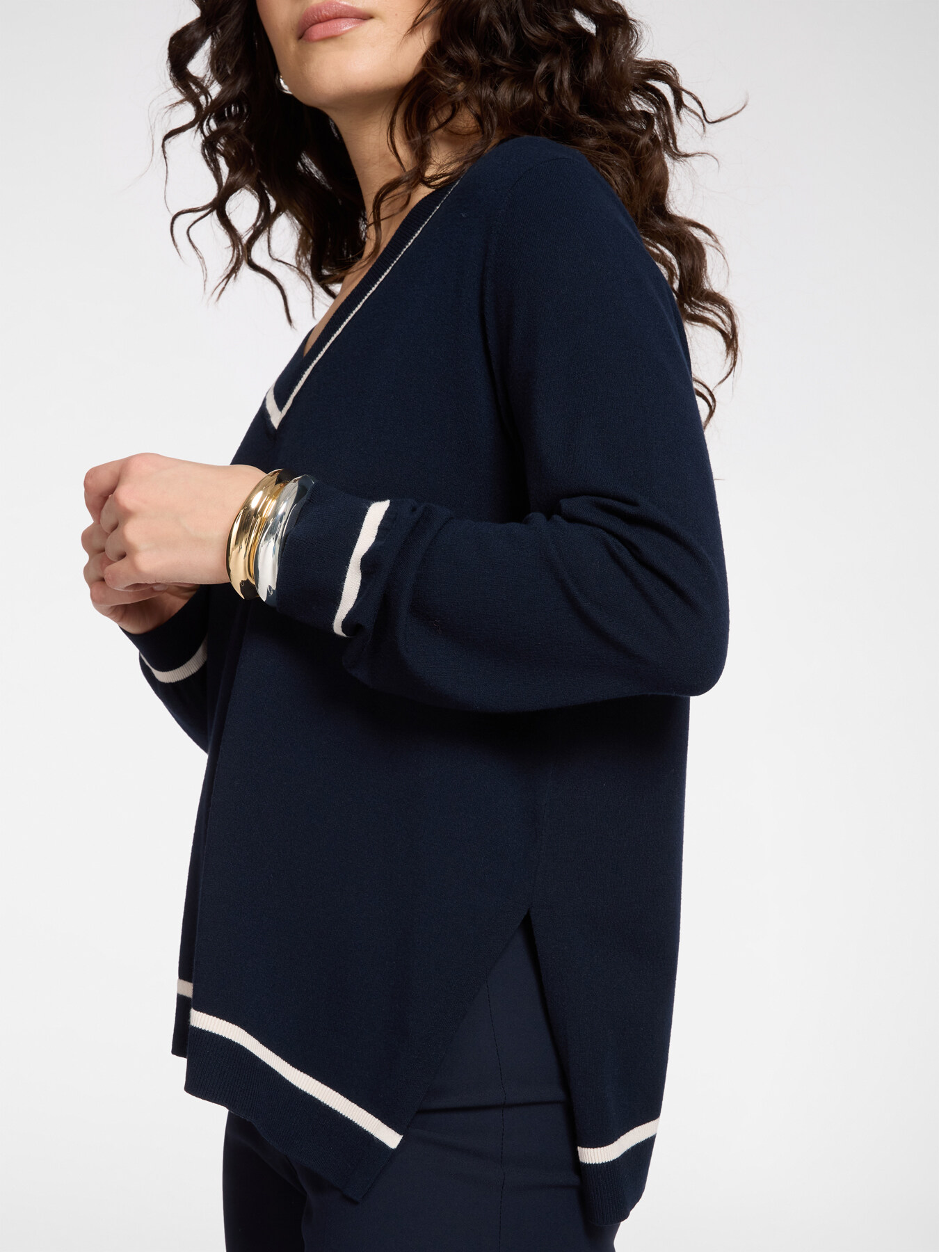 Asymmetric sweater with contrasting trims image number 3