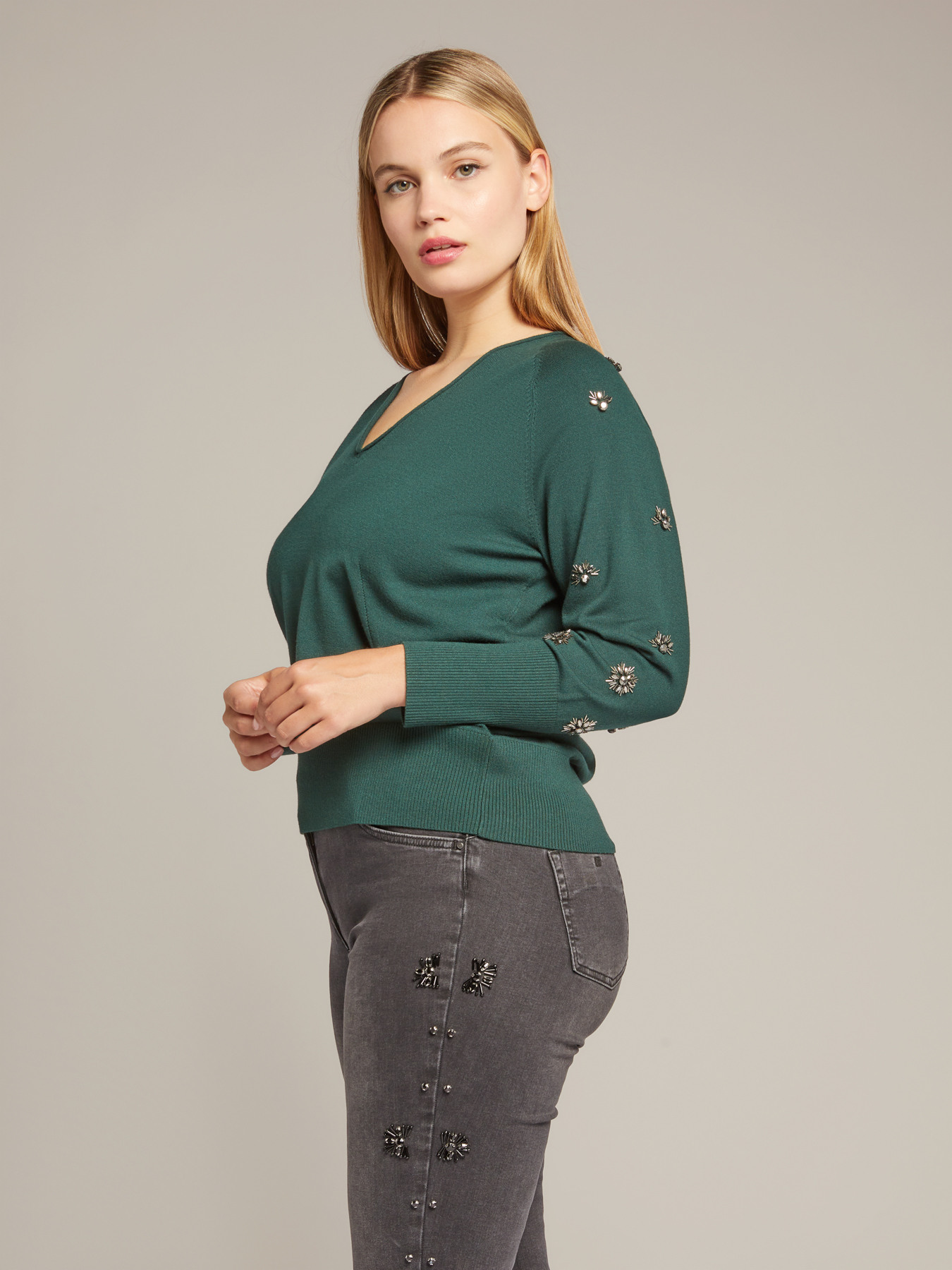 Pull avec broderie sur les manches image number 2