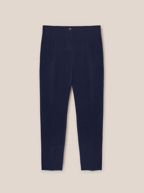 Basic trousers in technical fabric