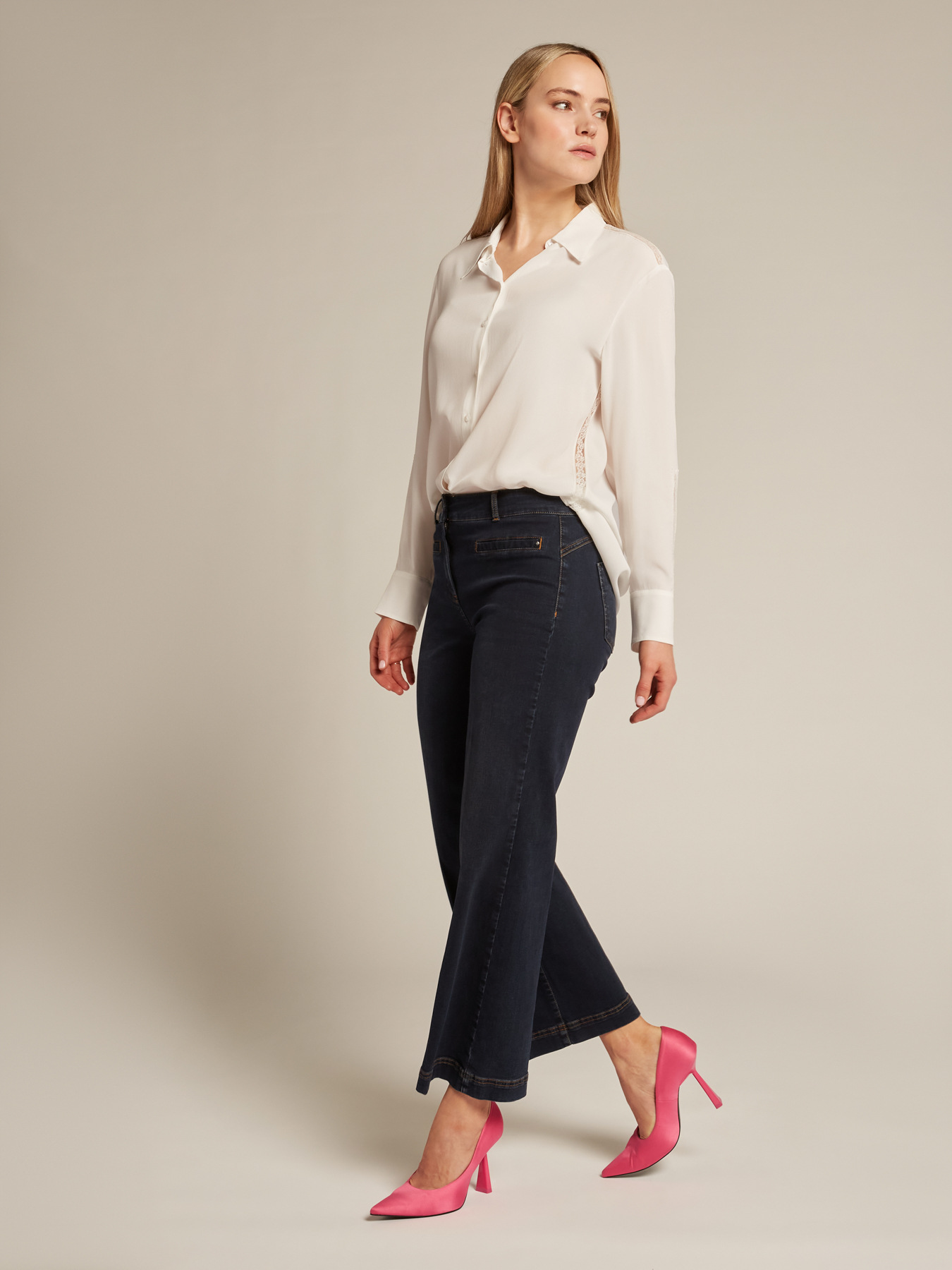 Camisa con aplicaciones entre deux image number 2