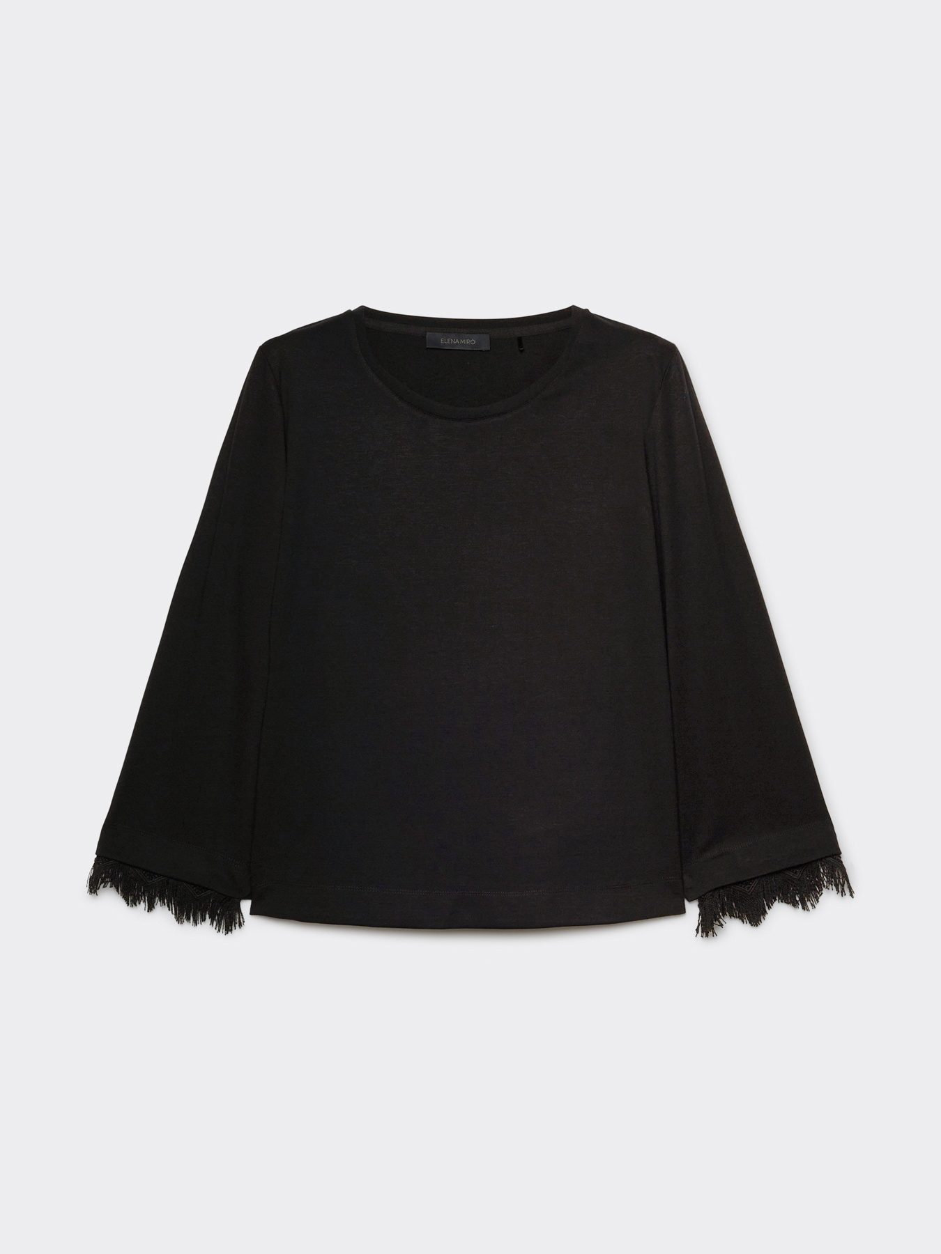 Blusa elegante com borda em renda image number 4