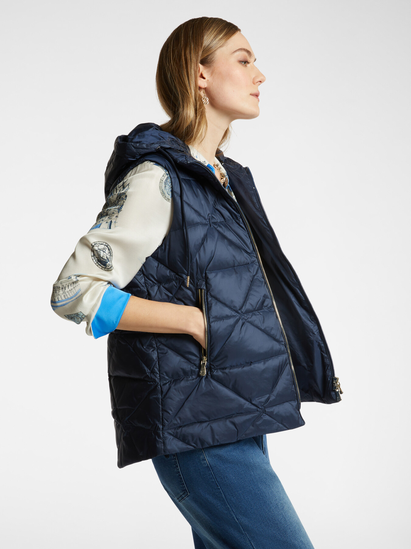 Weste aus recyceltem Nylon image number 0