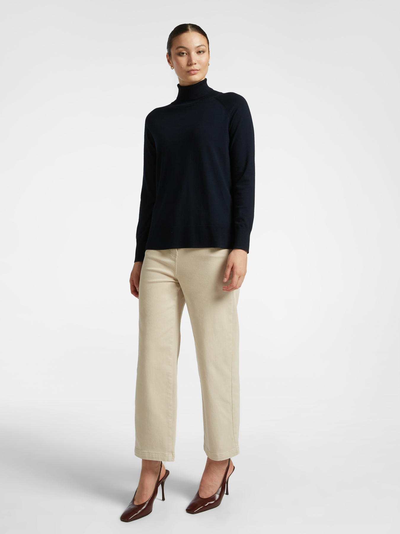 Pull à col roulé en viscose LENZING™ ECOVERO™ image number 2