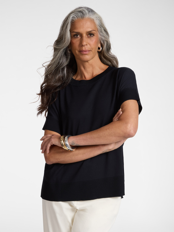 Short-sleeved viscose blend top