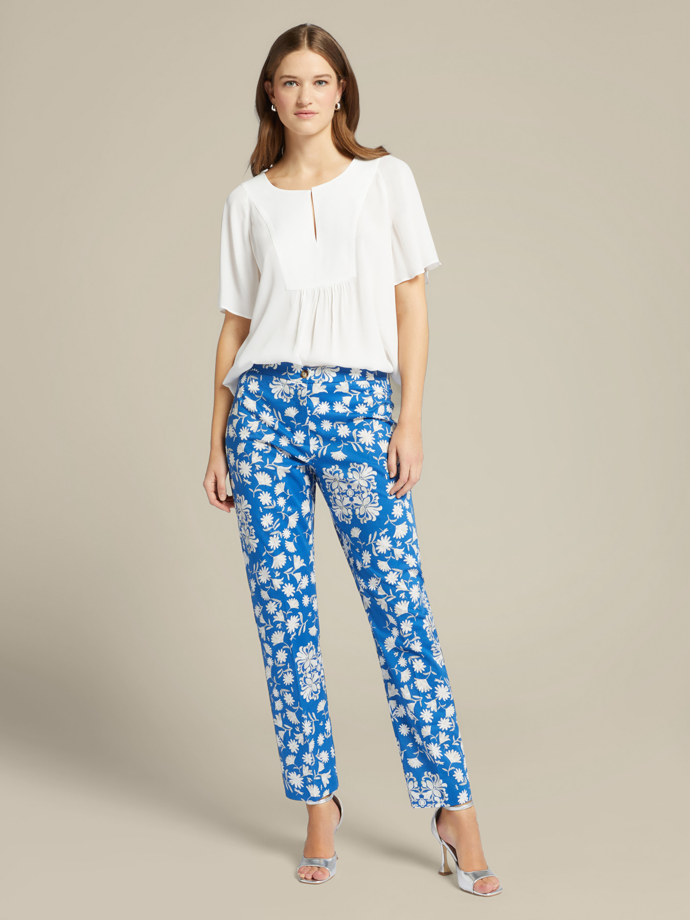 Flared blouse with gathers image number 2