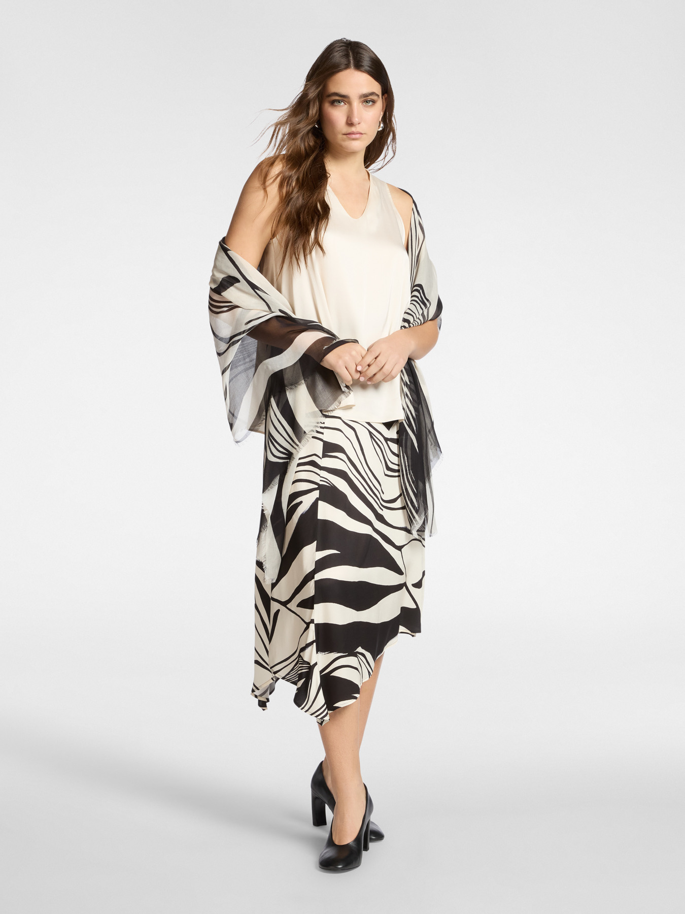 Viscose satin top image number 3