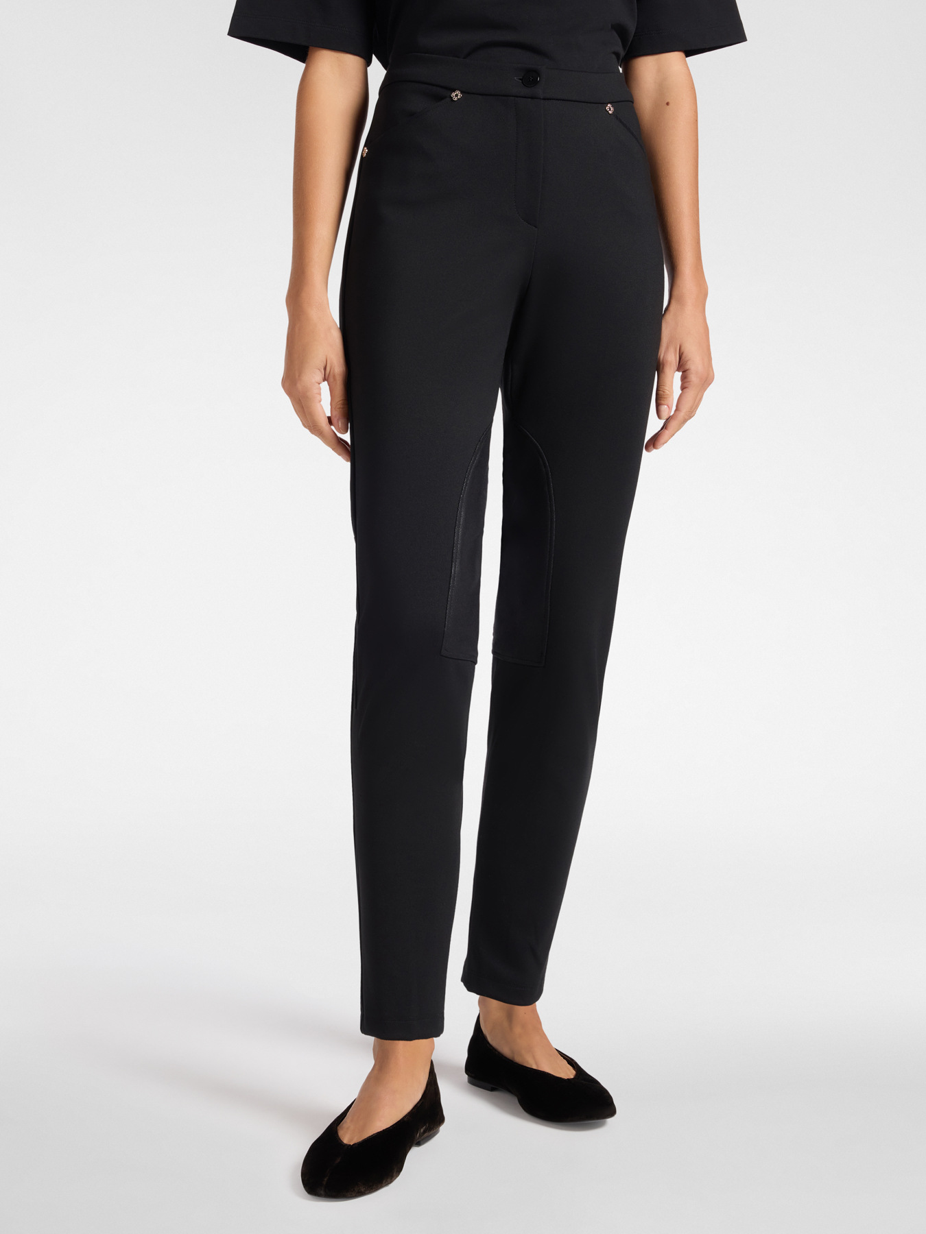 Cal&ccedil;as justas com aplica&ccedil;&atilde;o contrastante image number 2