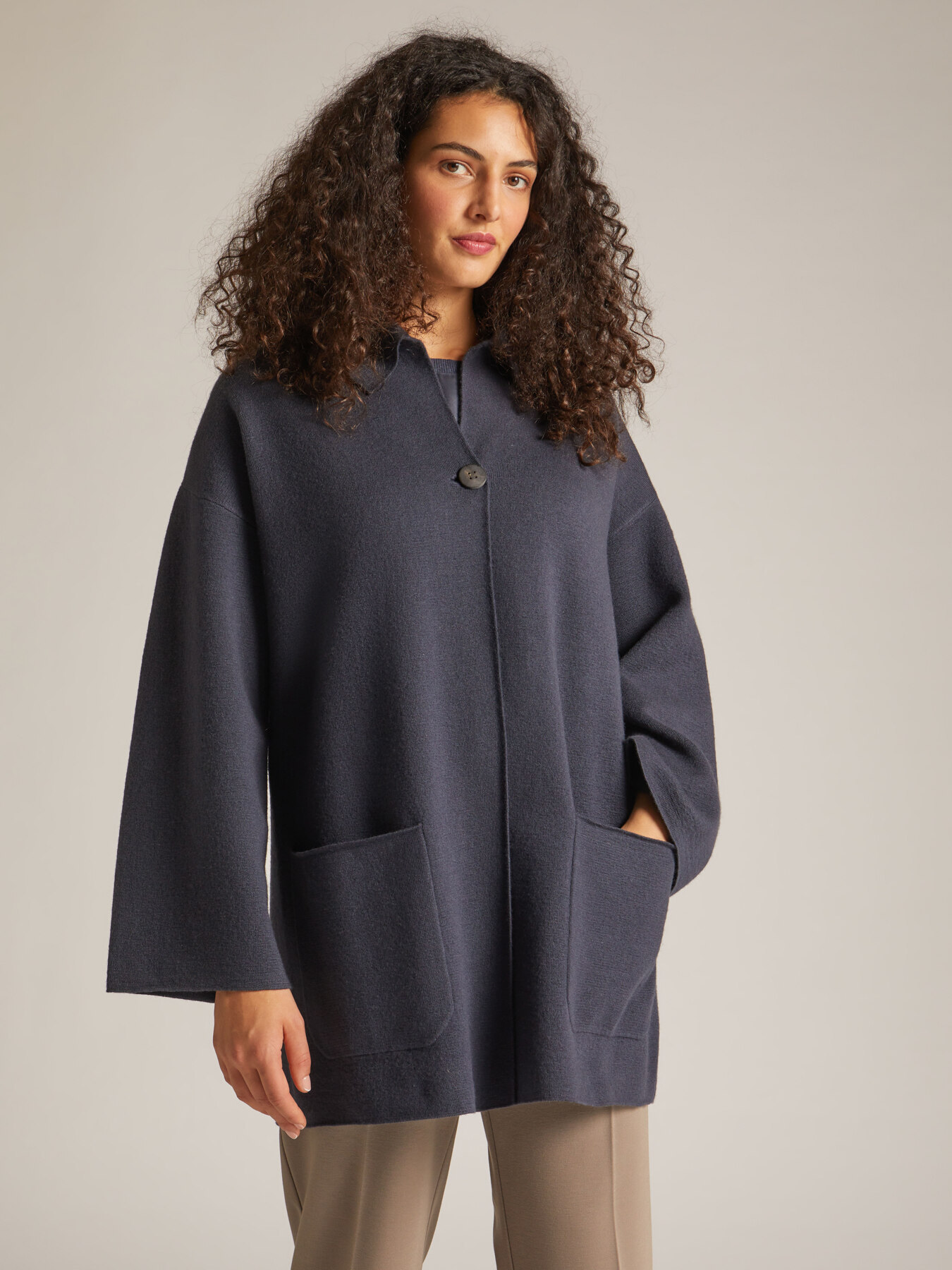 Jacke aus gekochter Wolle image number 2