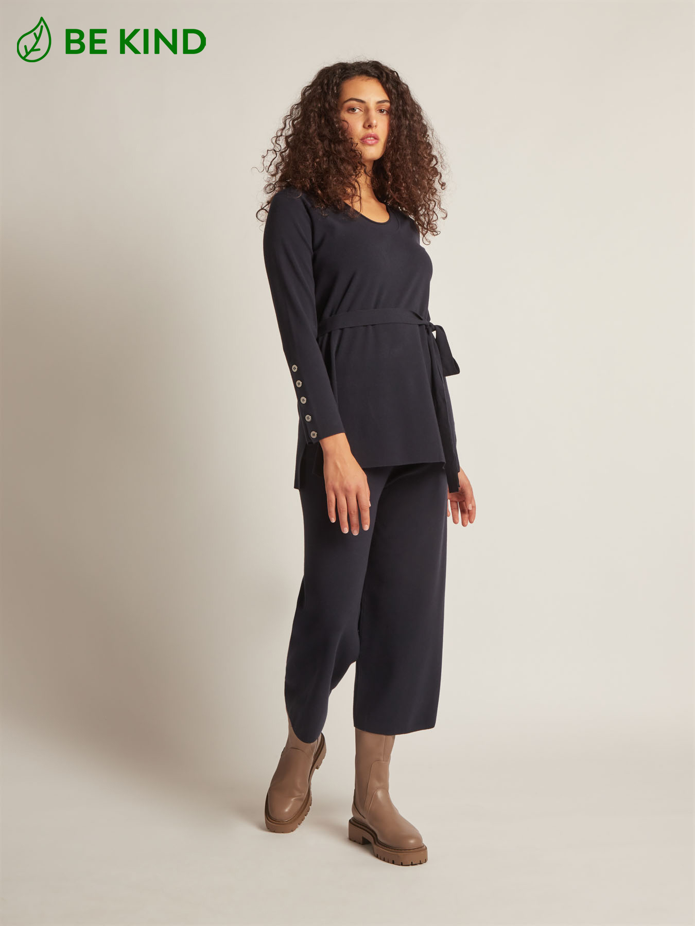 Langer Pullover mit G&uuml;rtel image number 0