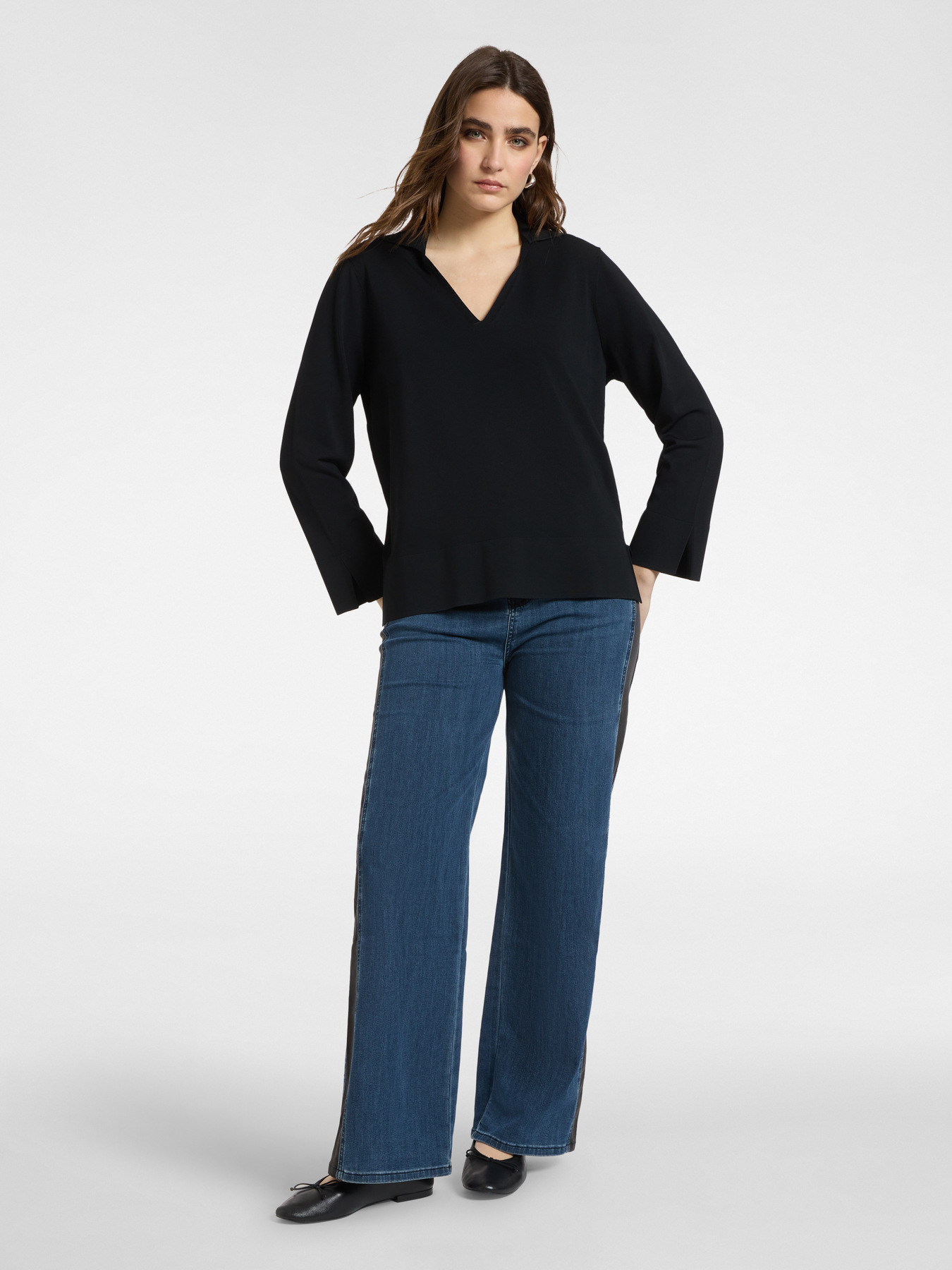 V-neck sweater with collar image number 2