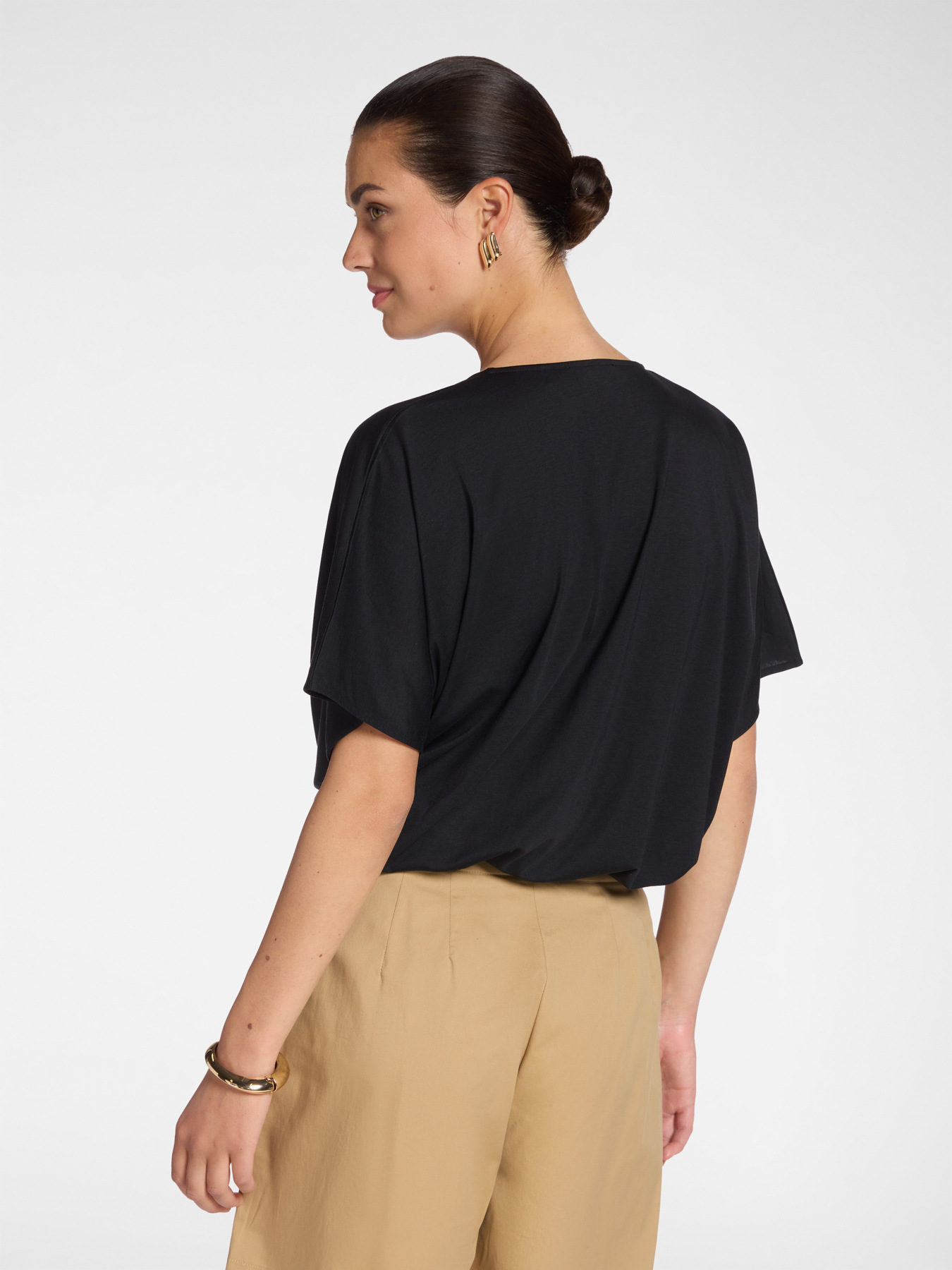 V-neck T-shirt image number 1