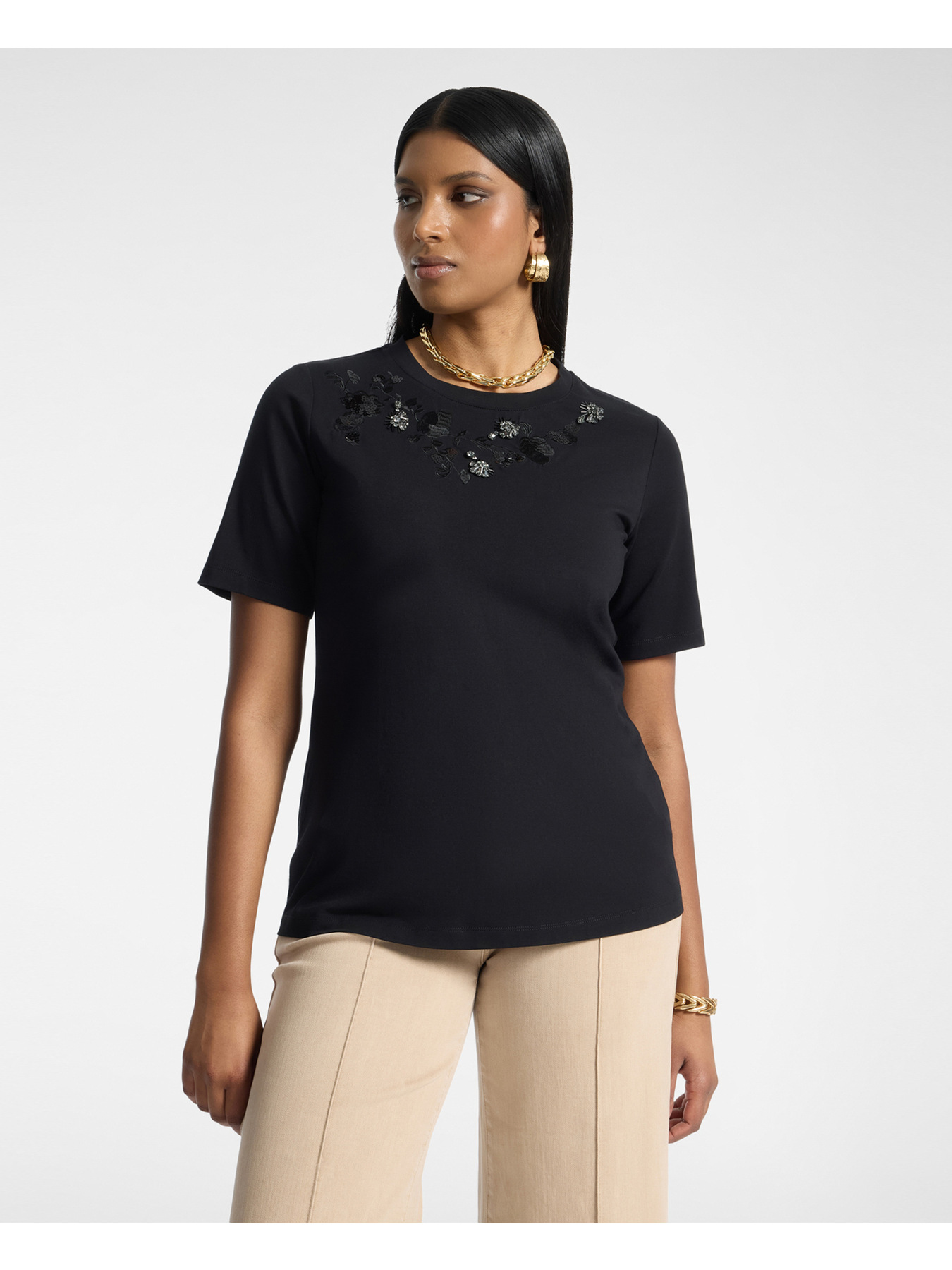 T-shirt com bordado floral e strass image number 5