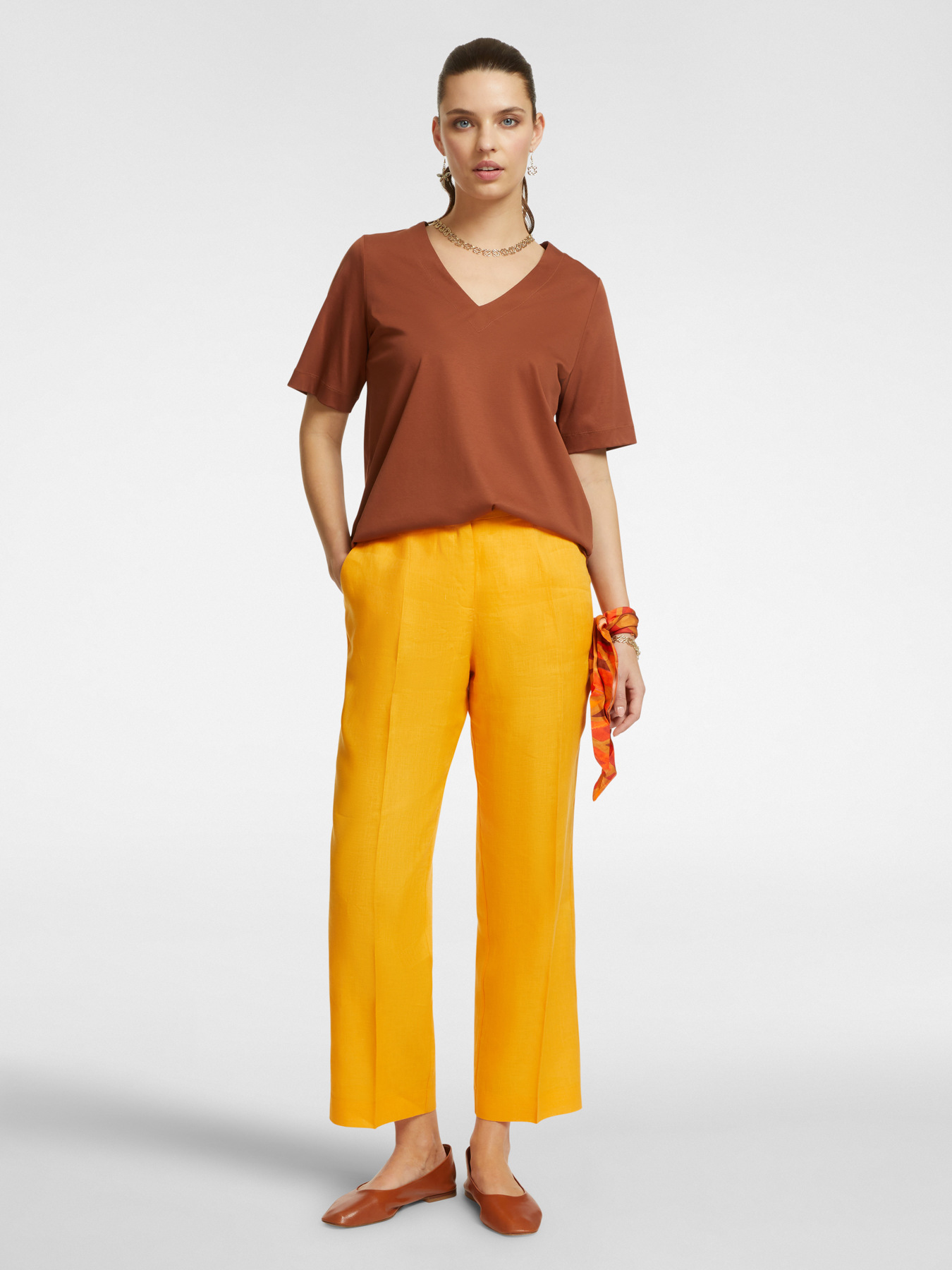 T-shirt with V-neck image number 2