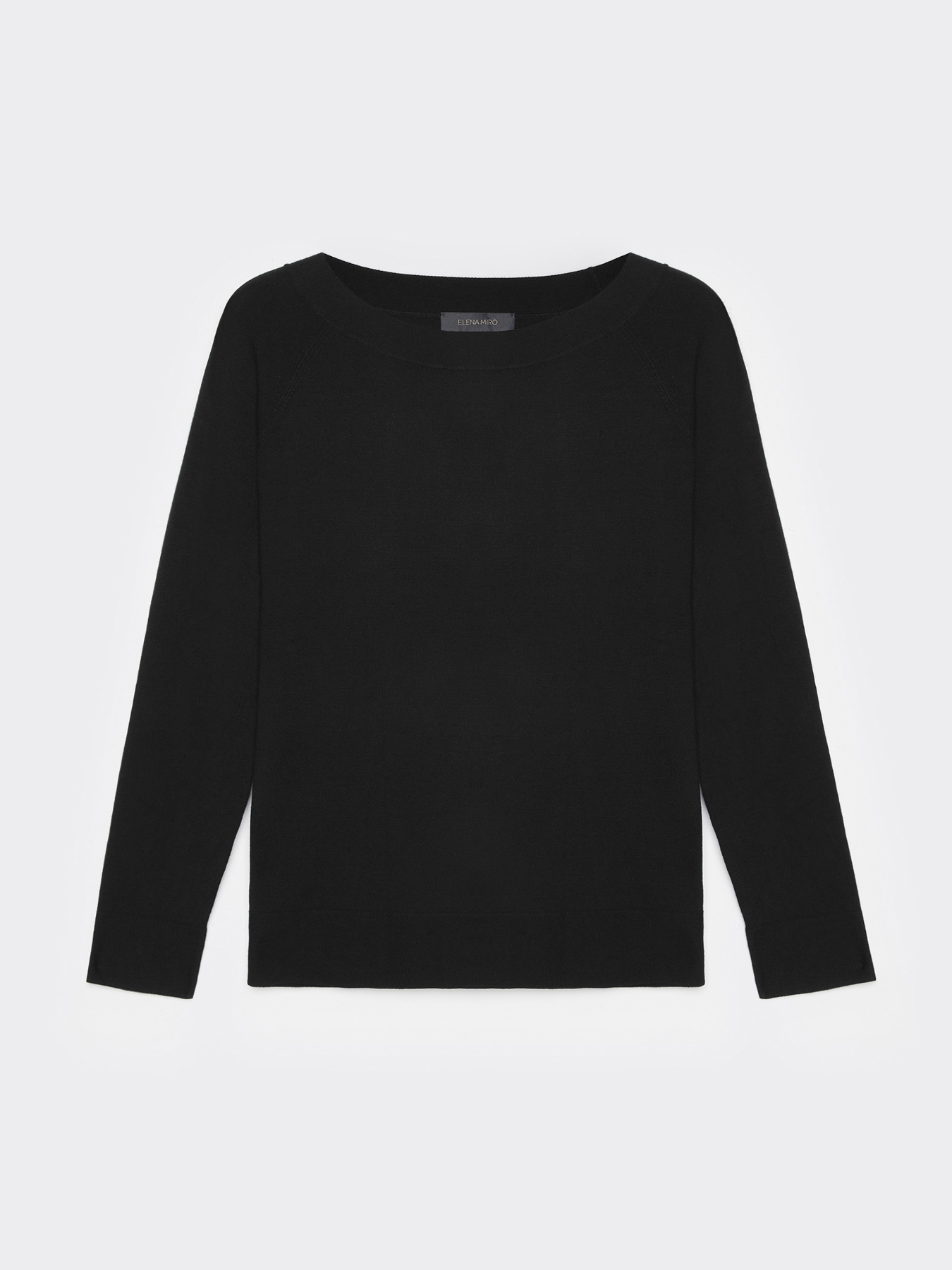 Maglia basic con scollo a barchetta image number 4