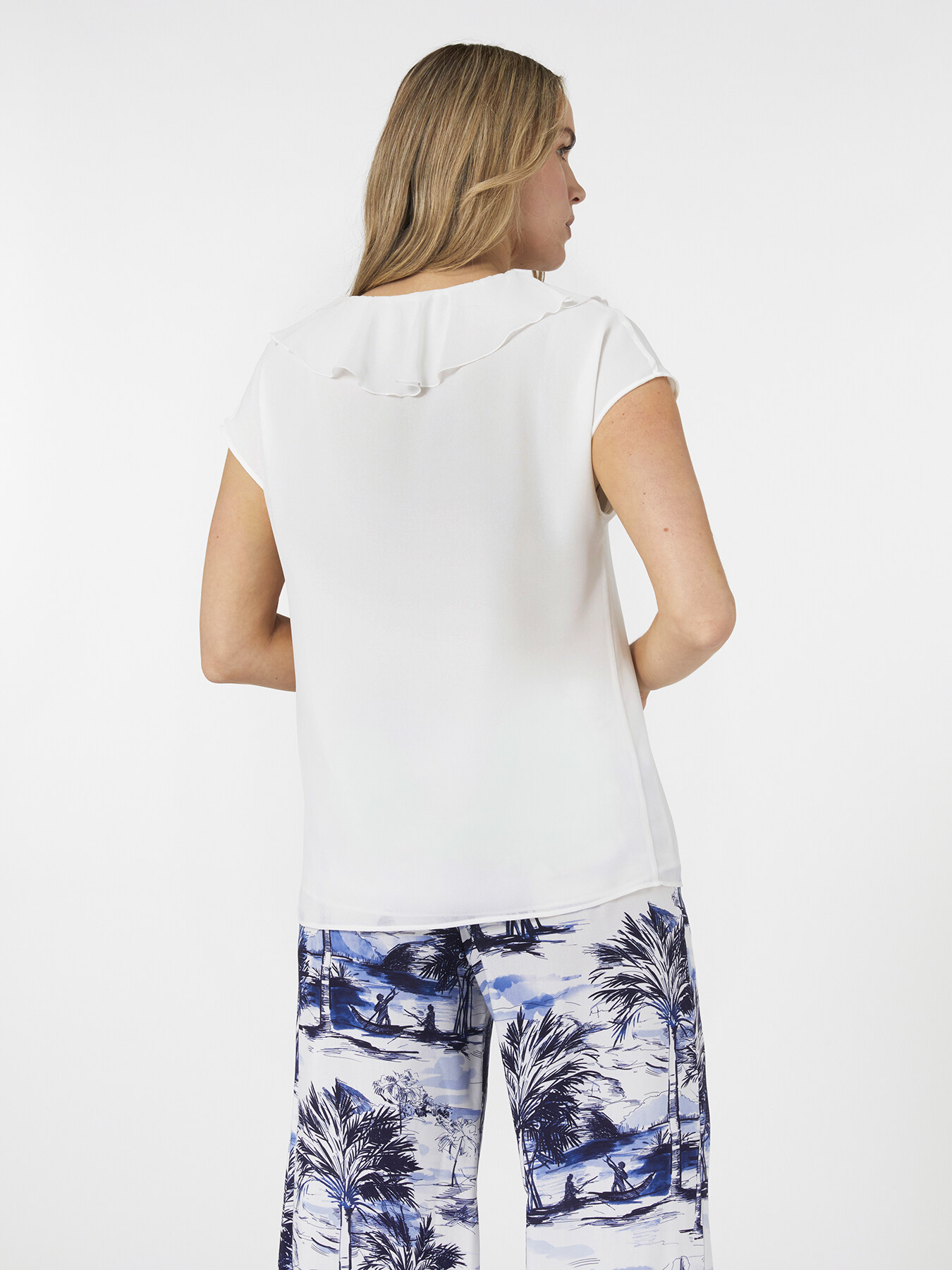 Blusa maniche corte con jabot image number 2