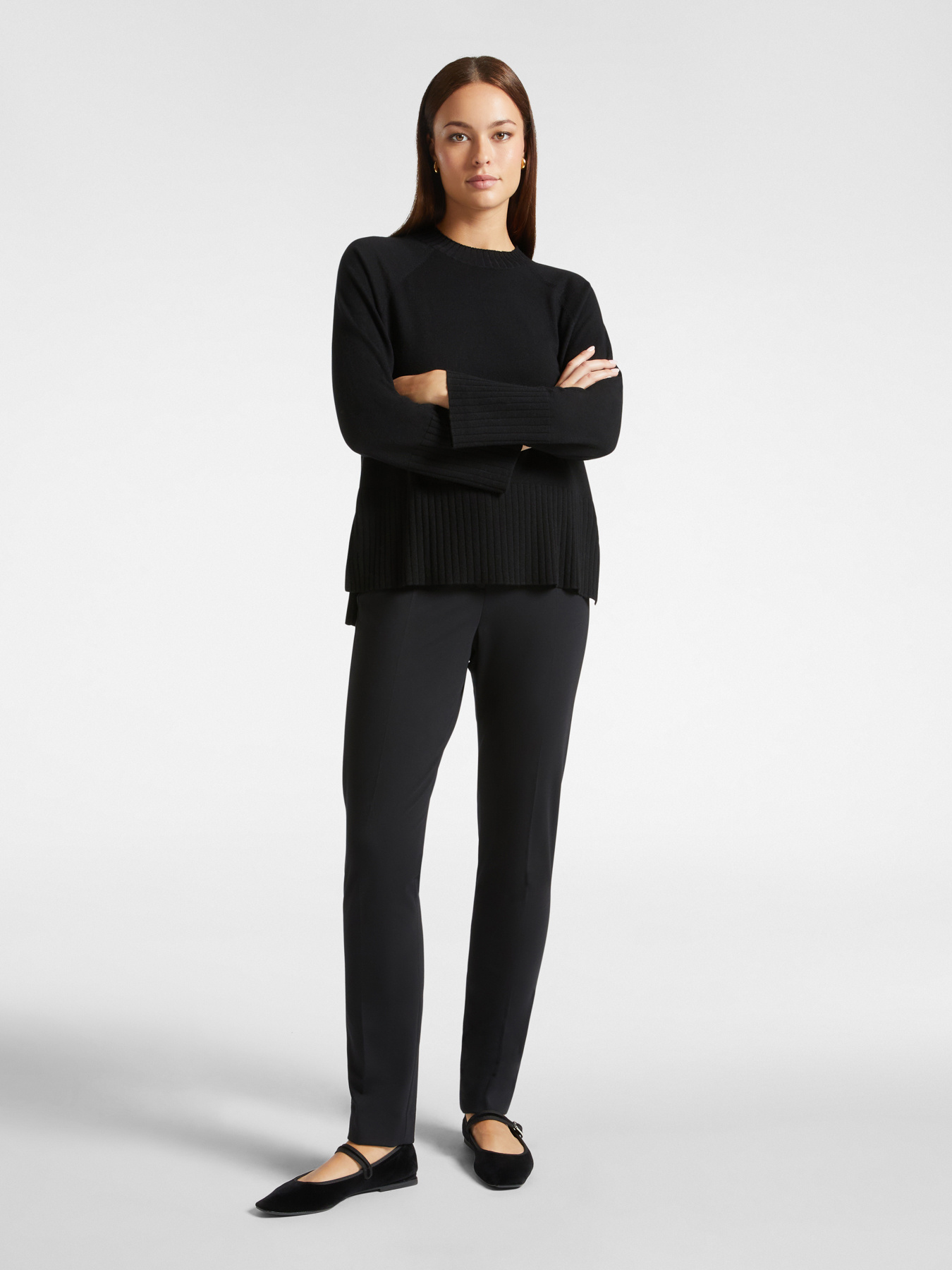 Pantalones slim fit de punto milano image number 0