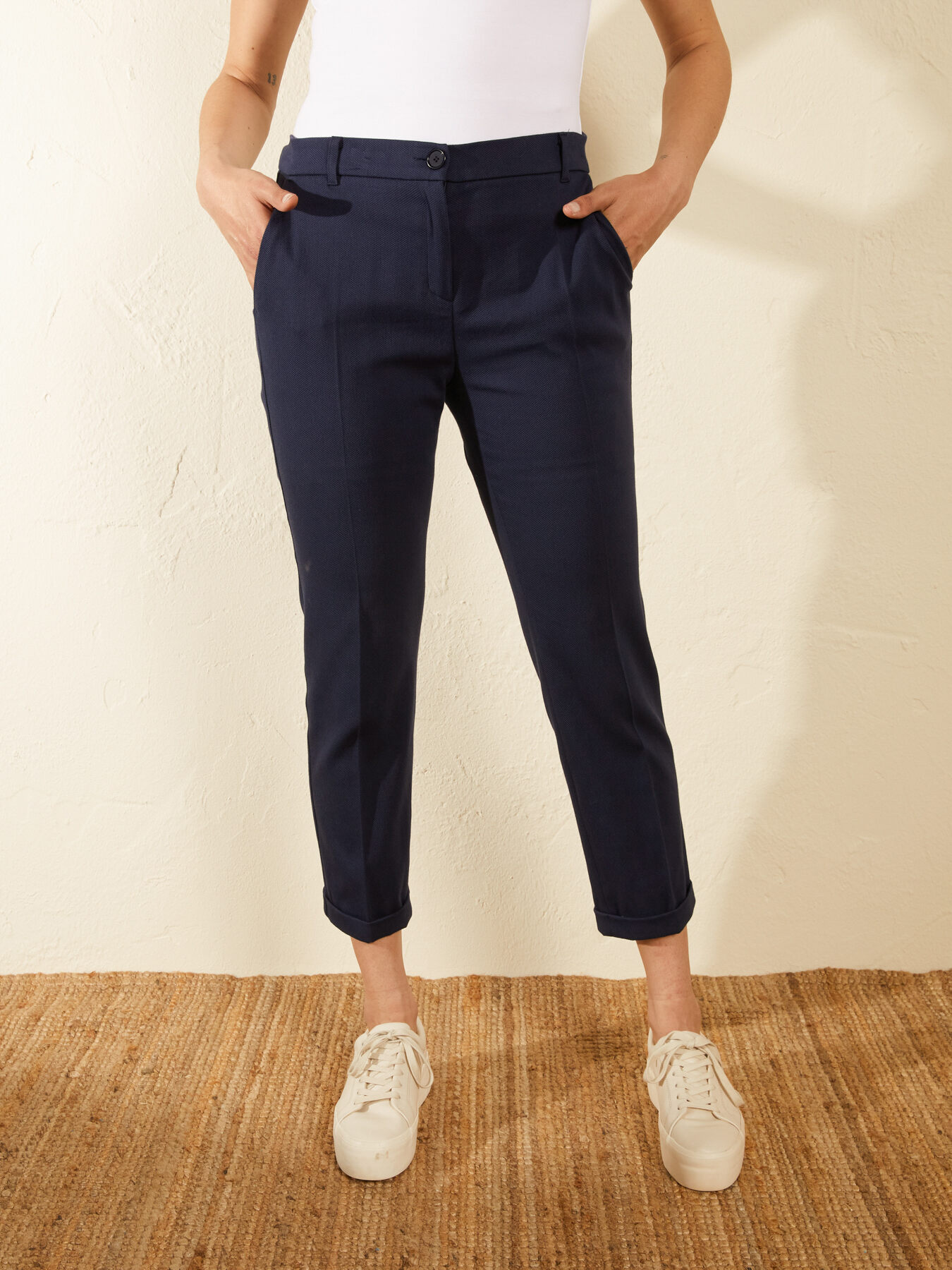 Piqu&eacute; chinos image number 2