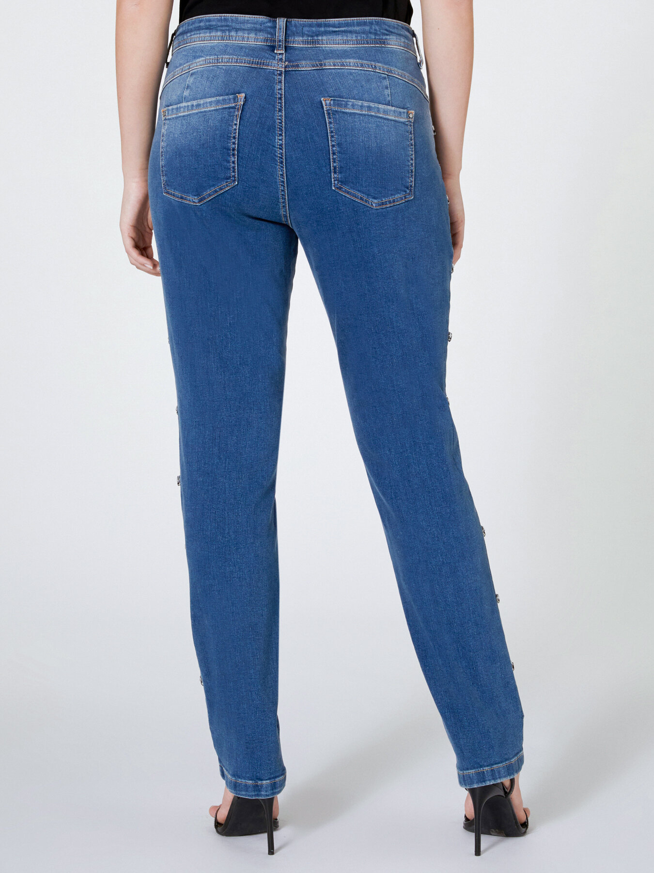 Vaqueros normales bordados image number 1