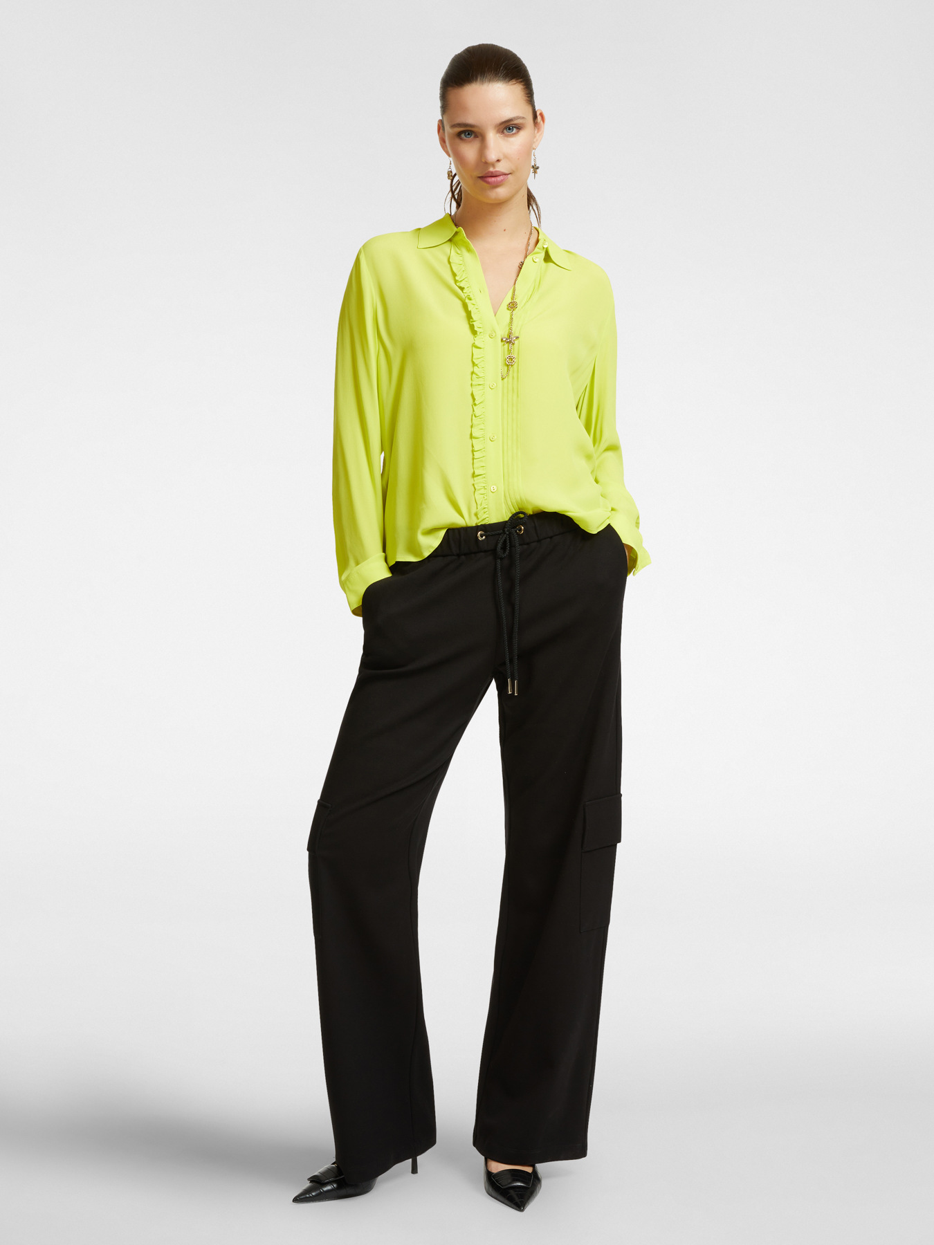 Camisa con borde fruncido image number 2