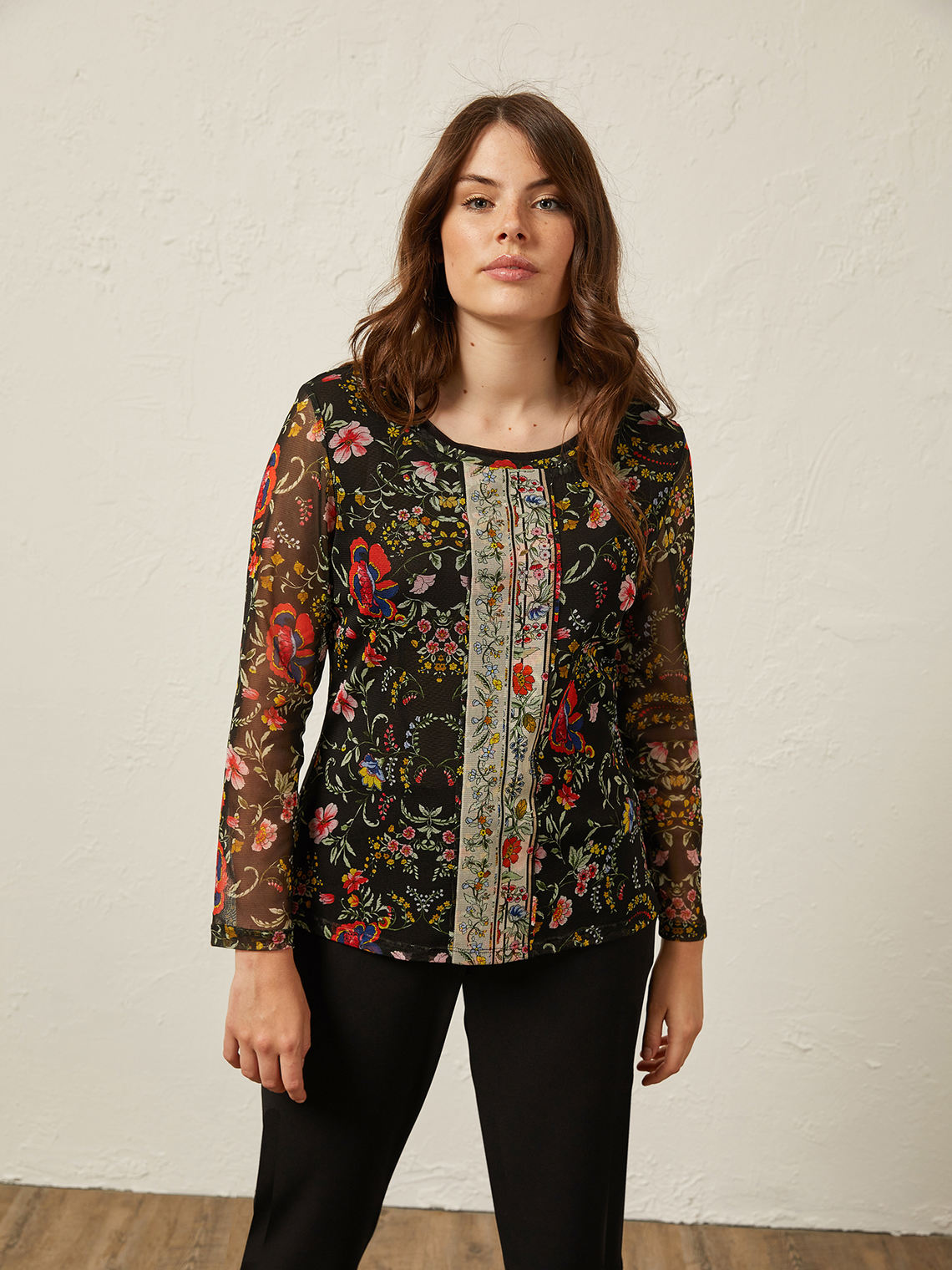 Elenamiro: T-shirt em tule estampado_1