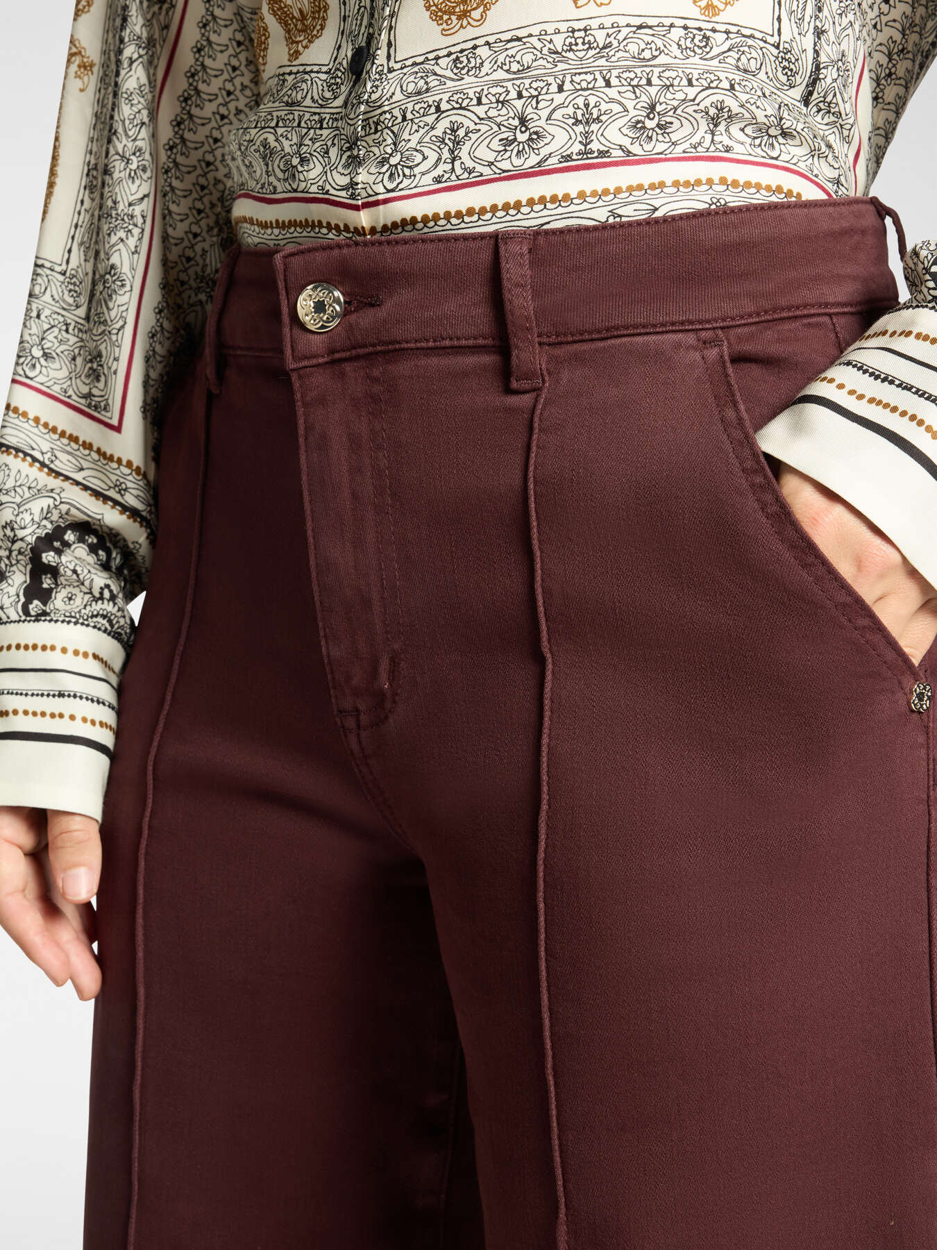 Pantaloni palazzo cropped vita alta image number 3