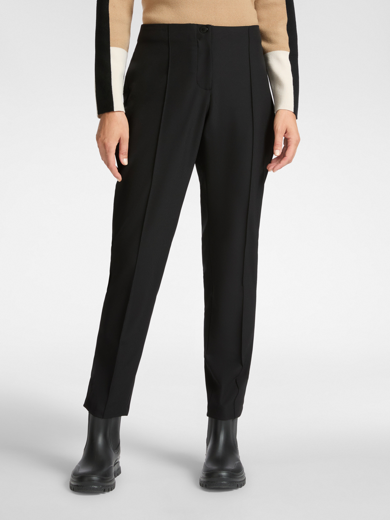 Pantalon slim en tissu technique image number 2