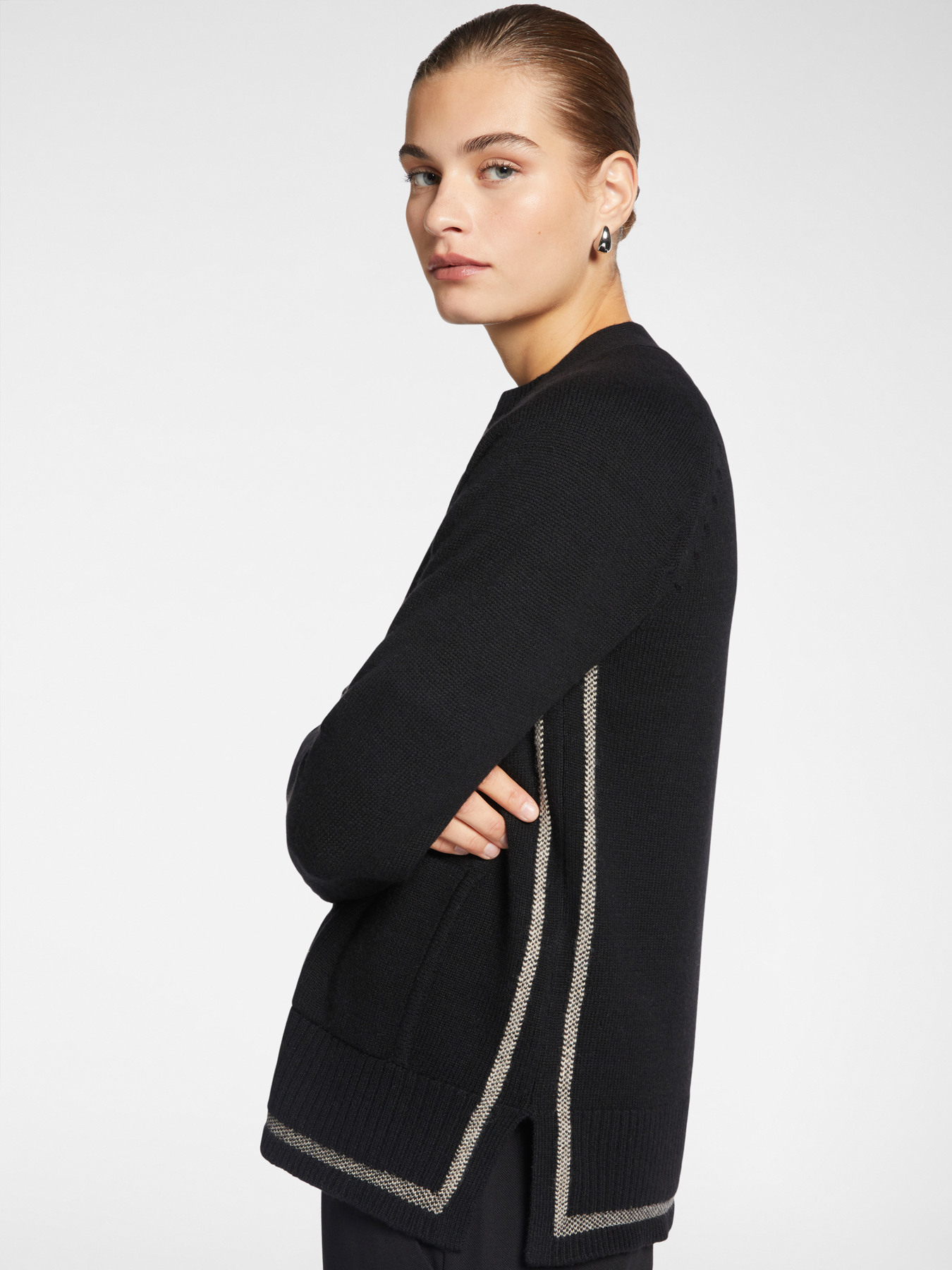 Cardigan aus Wolle mit bearbeiteten Bord&uuml;ren image number 3