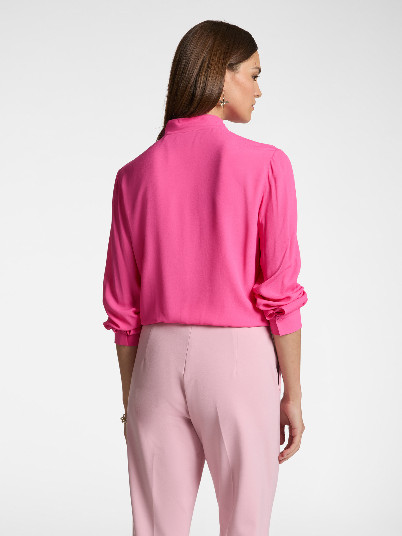 Blouse en cr&ecirc;pe de Chine &agrave; volants sur le devant image number 1