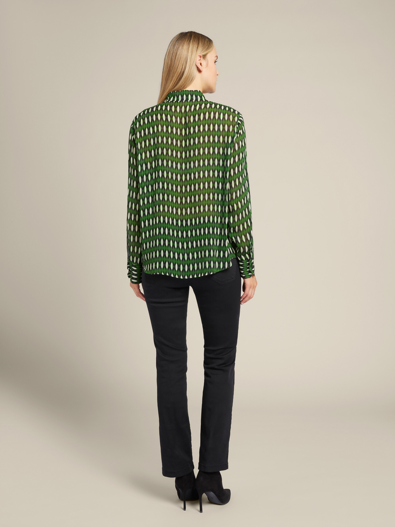 Camisa com estampado geom&eacute;trico image number 2