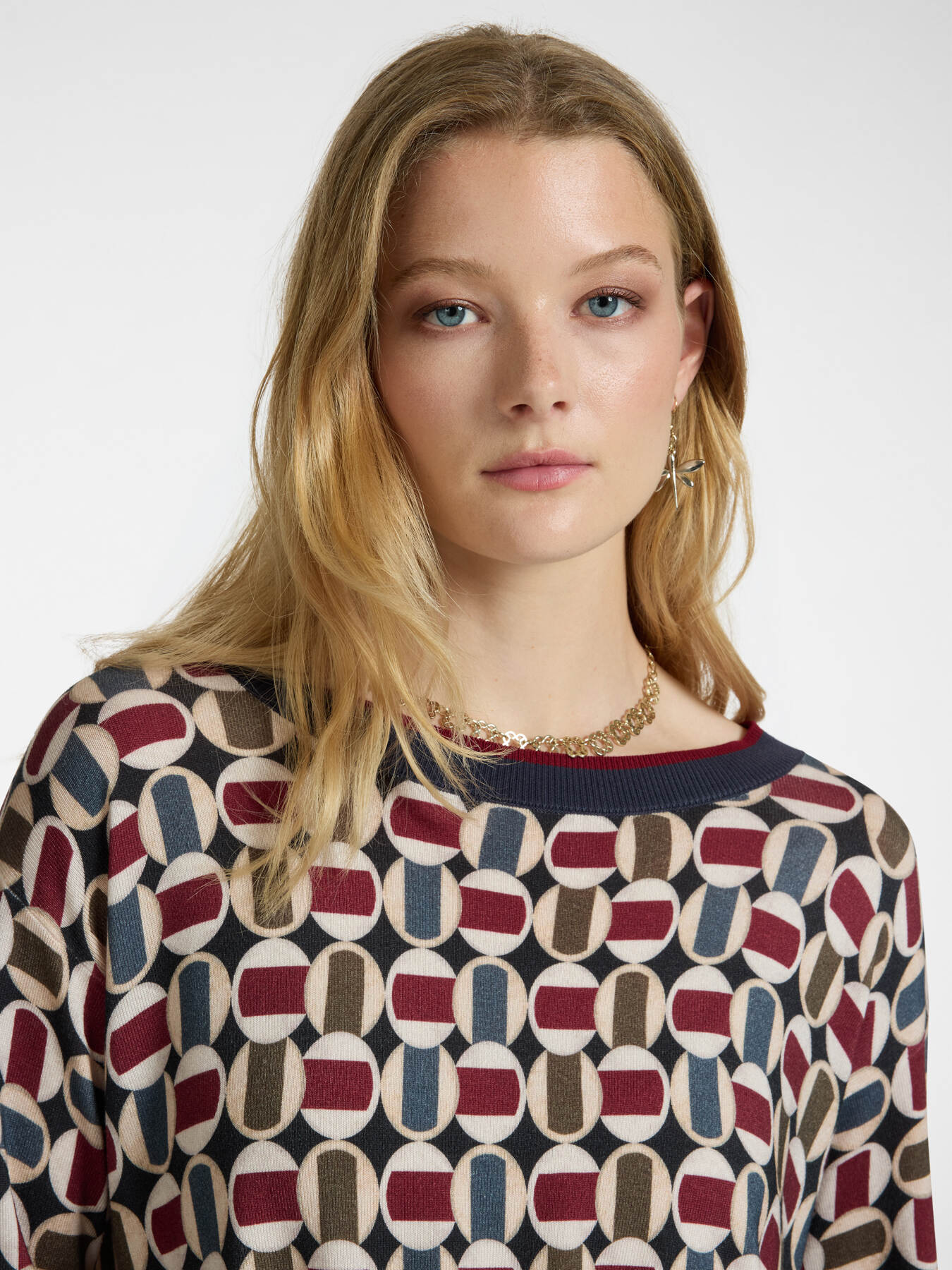 T-shirt estampada image number 2