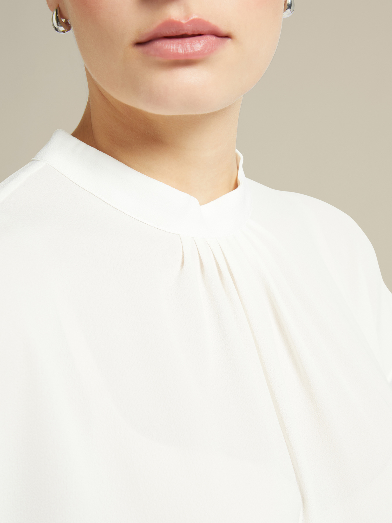 Blusa com pregas na frente image number 2