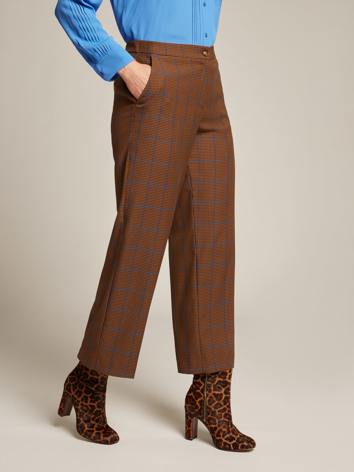 Cropped-Hose mit Karomuster image number 2