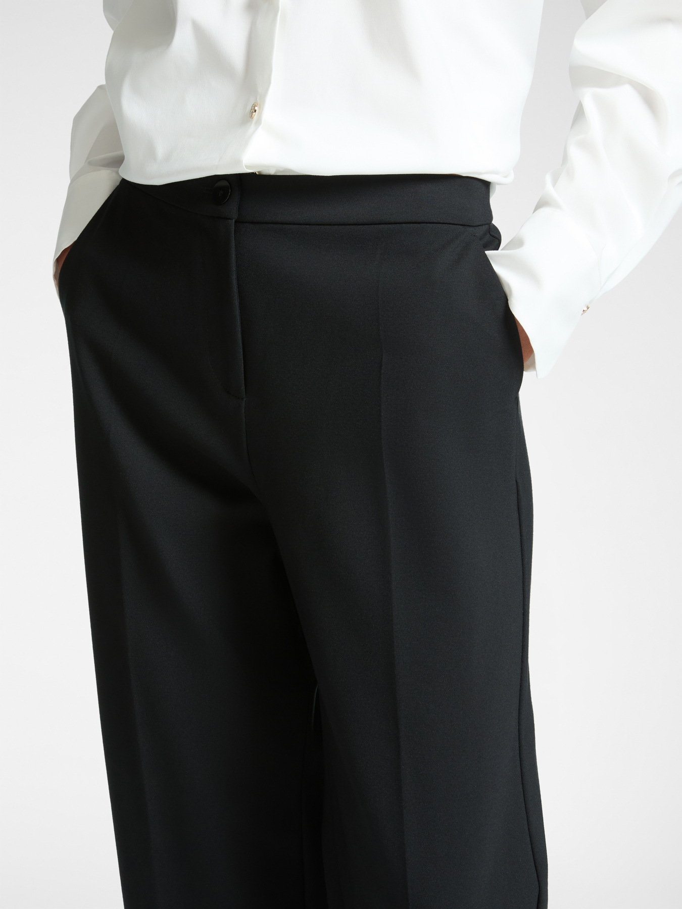Pantalon large avec revers image number 3