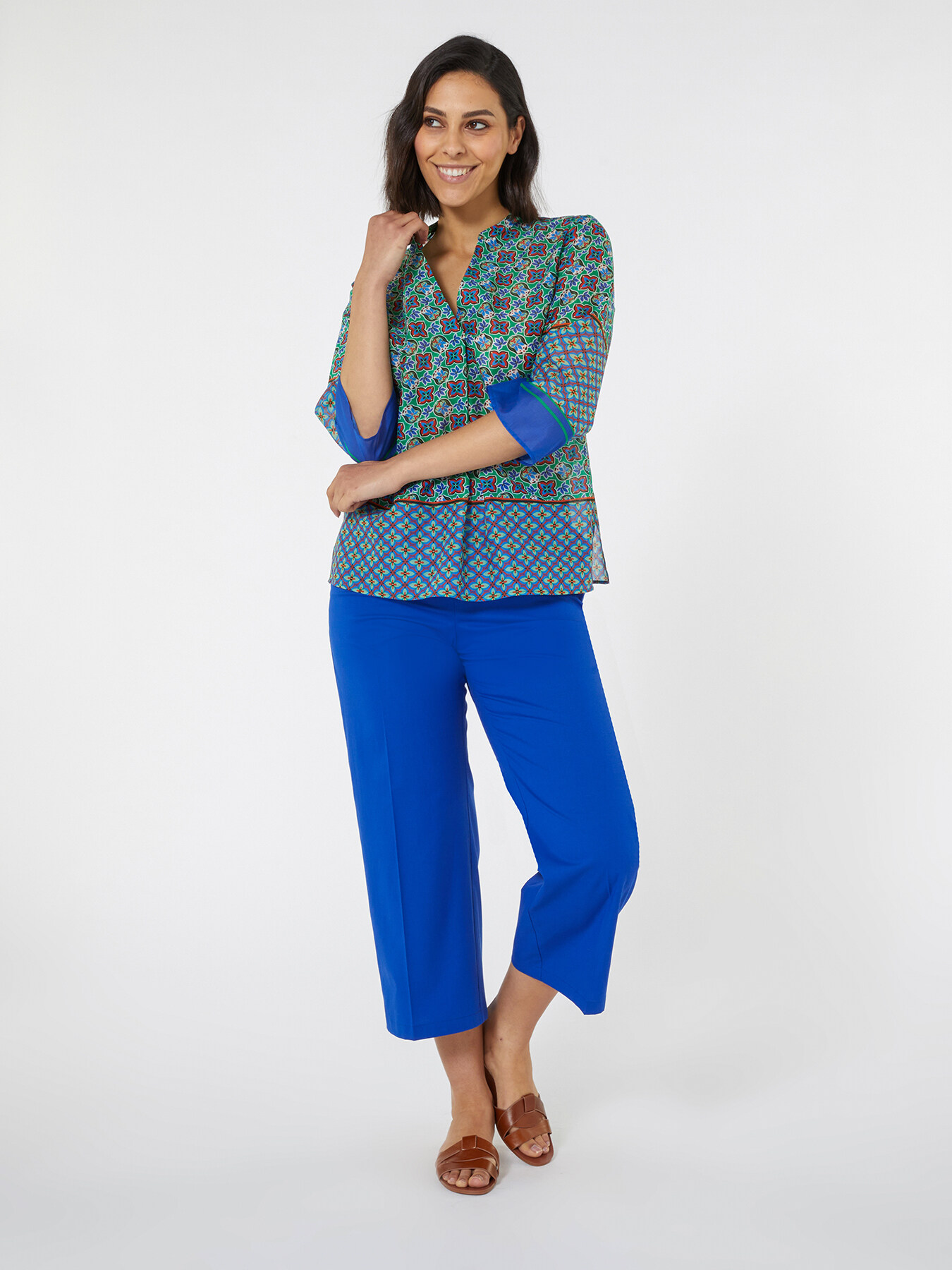 Camisa estampada de tonos azules image number 0