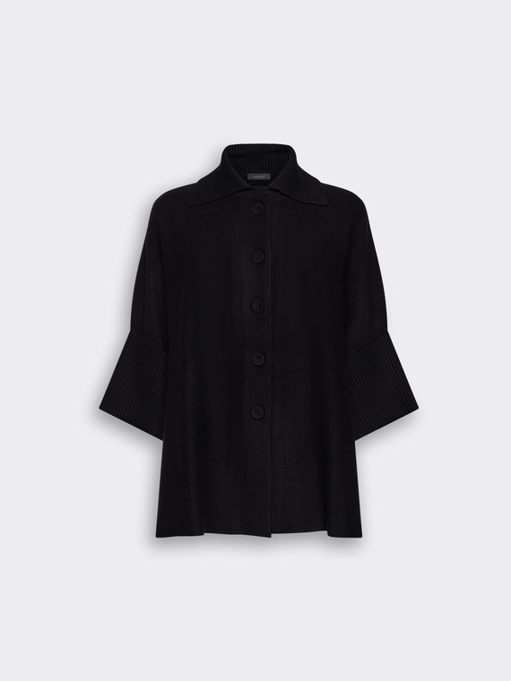 Poncho em malha com gola polo