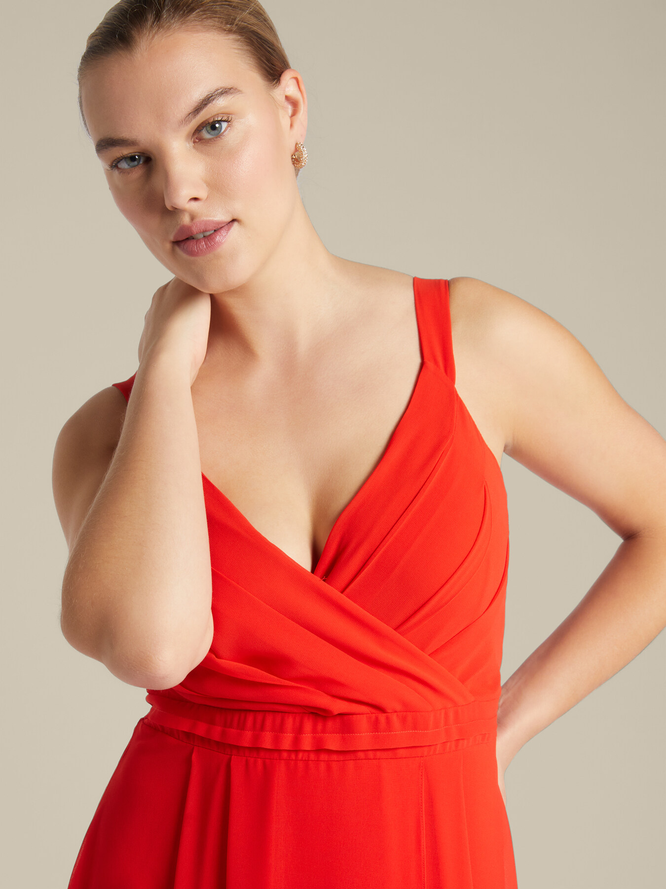 Elegant dress with shrug image number 3