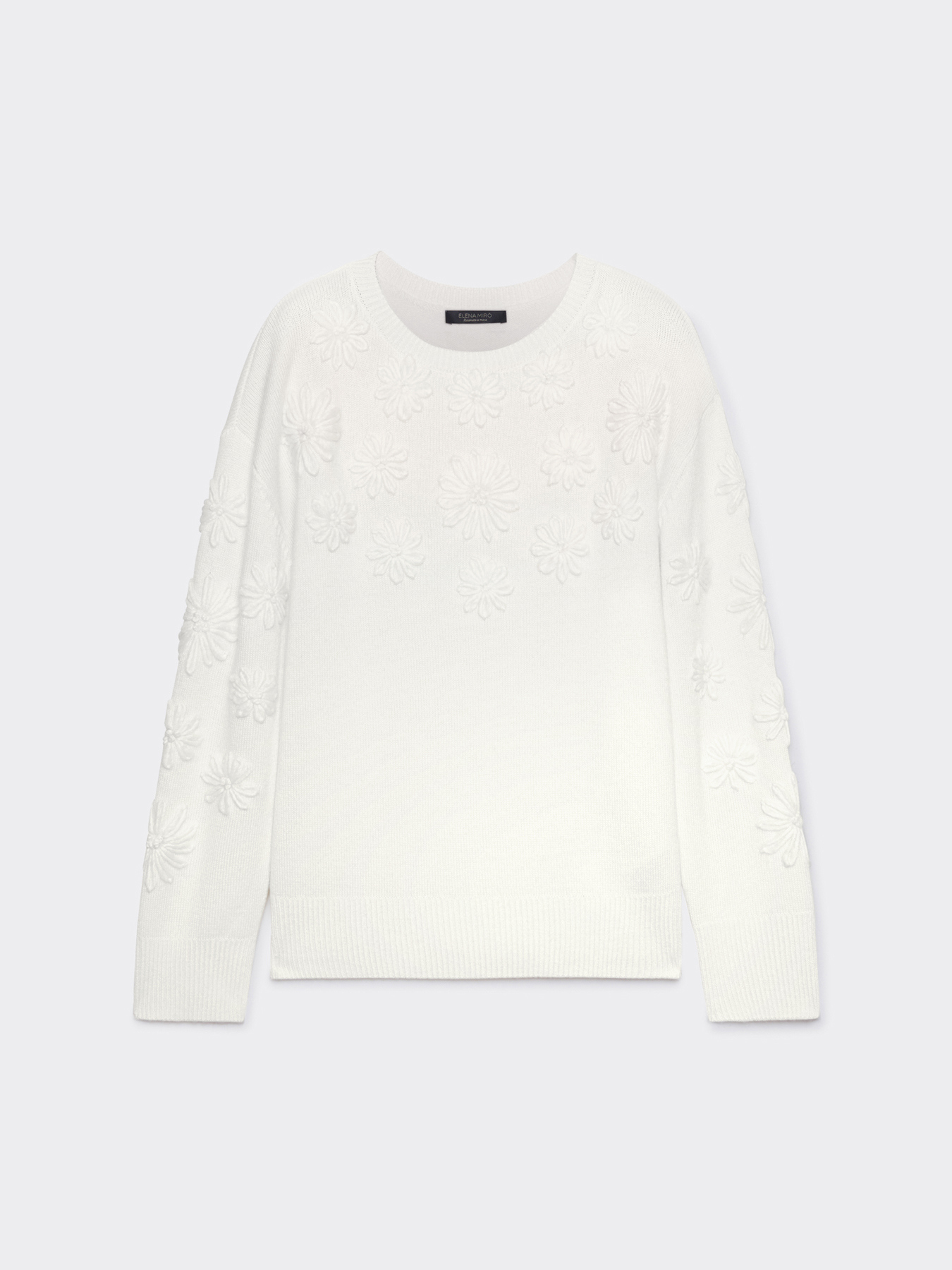 Pull avec fleurs brodées image number 4