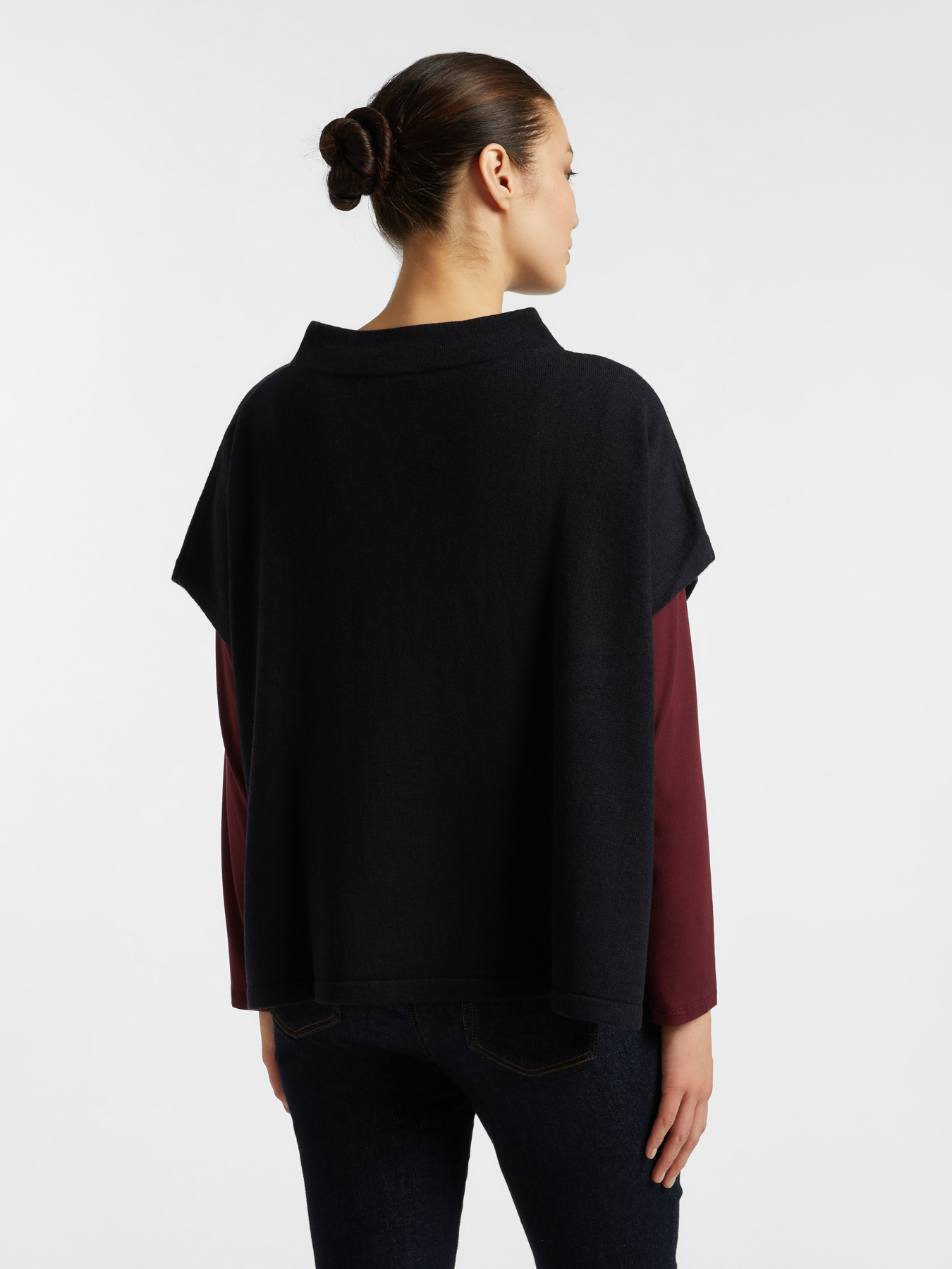 Breites Cape aus reiner Wolle image number 1