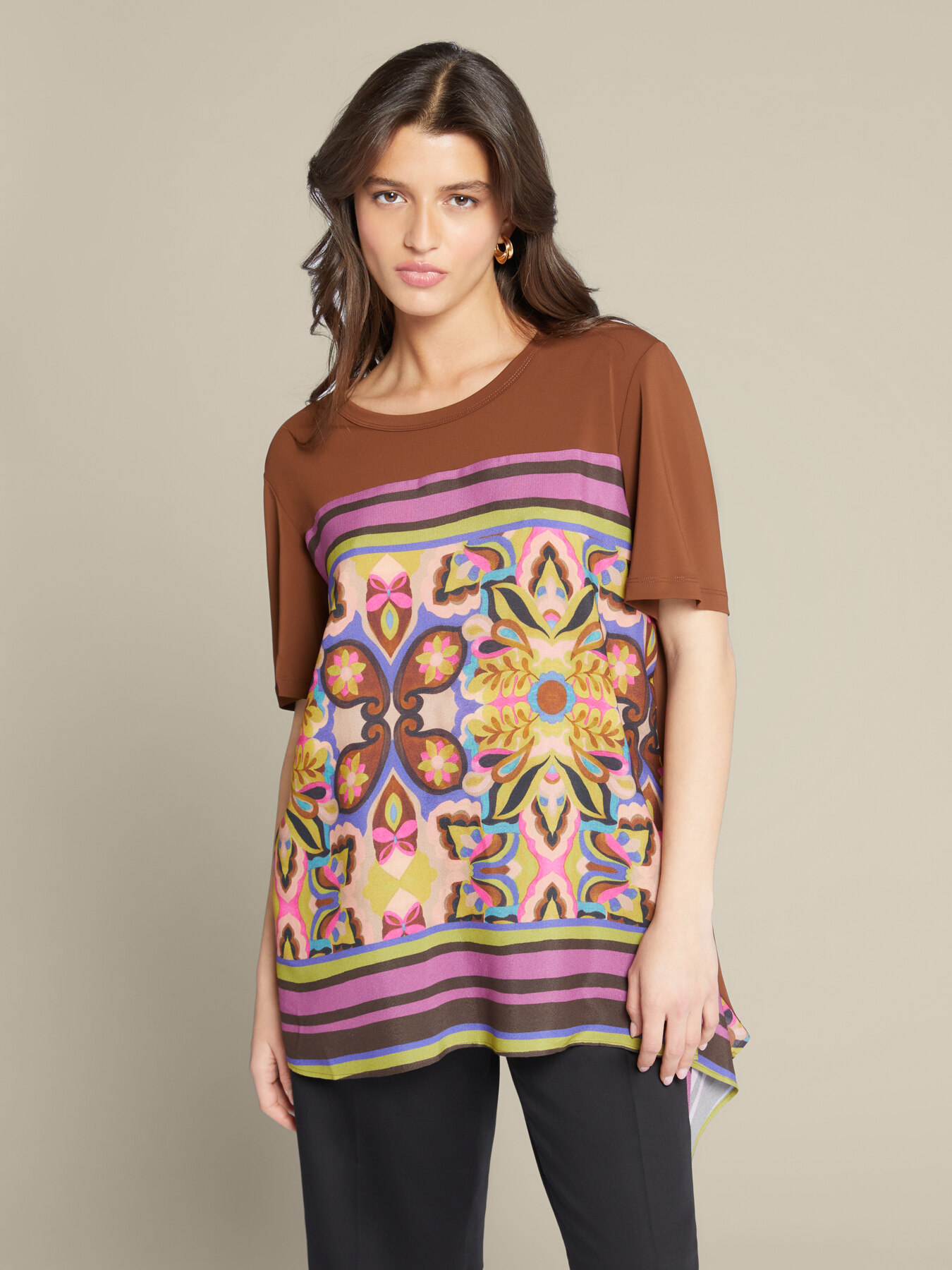 T-Shirt mit bedruckter Vorderseite image number 0