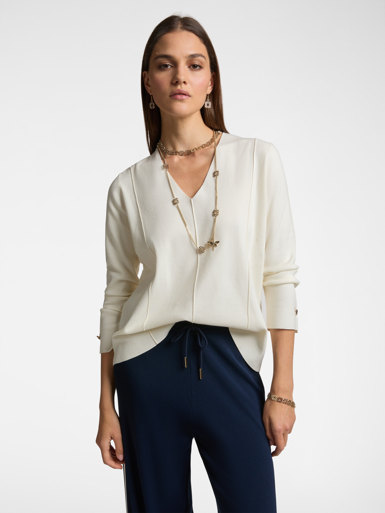 Pull &agrave; col en V image number 0