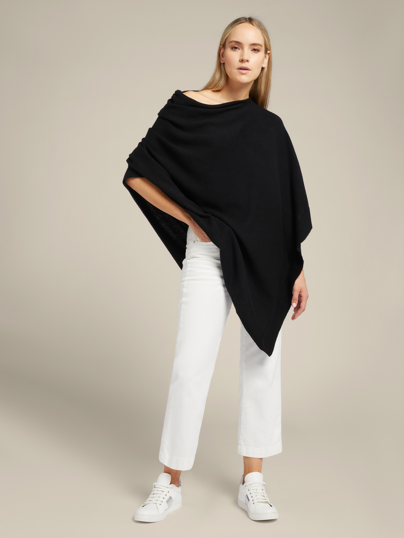 Pure wool cape image number 0