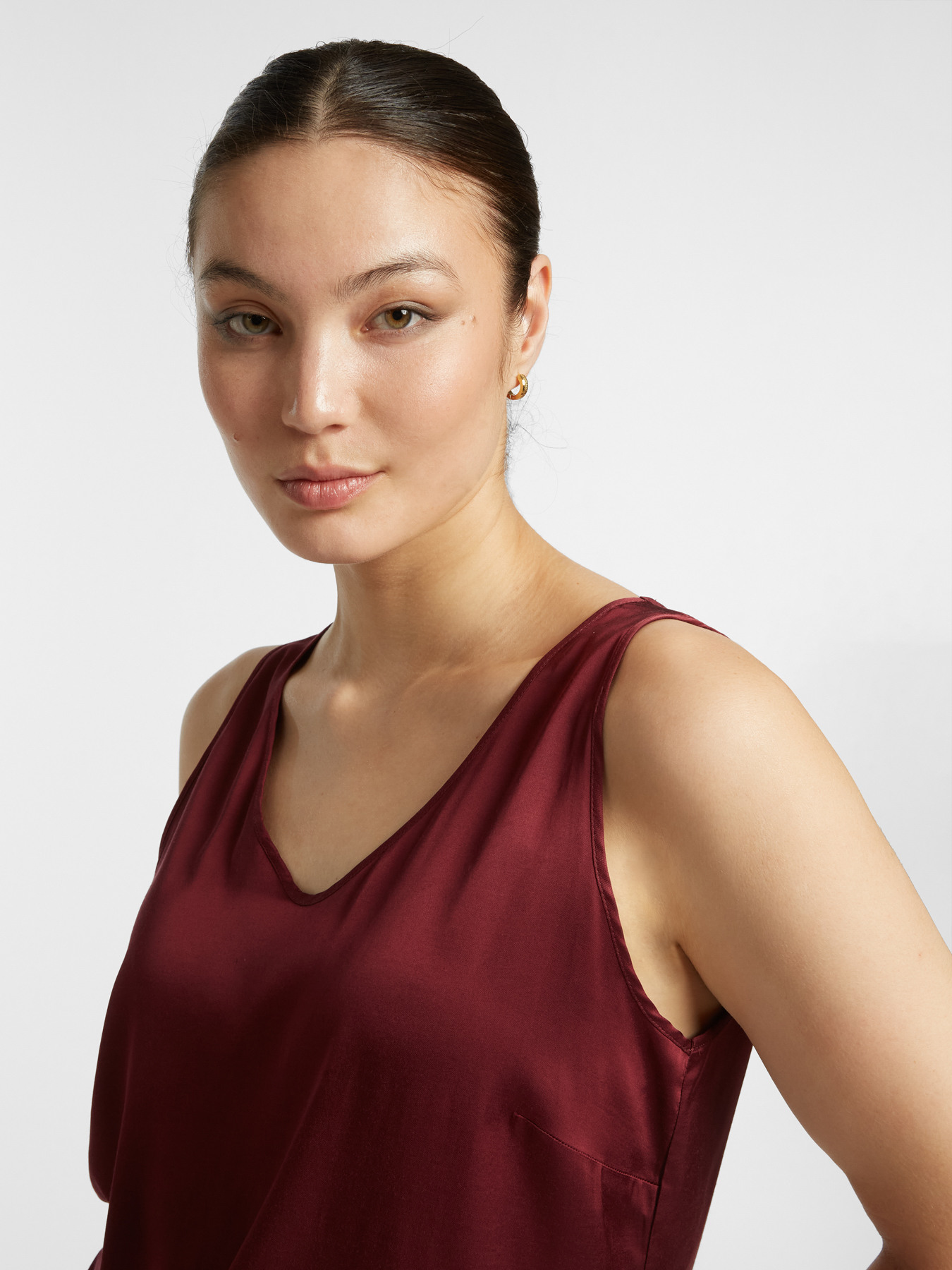 Stretch viscose V neck top image number 3