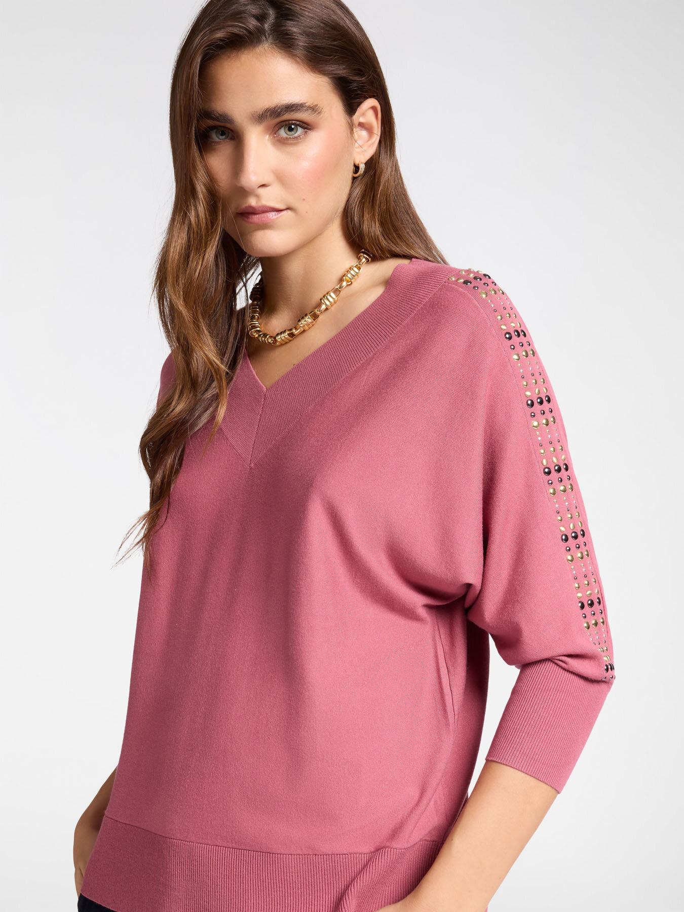 Maglia con borchie sulle maniche image number 0