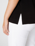 T-shirt con ricamo image number 5