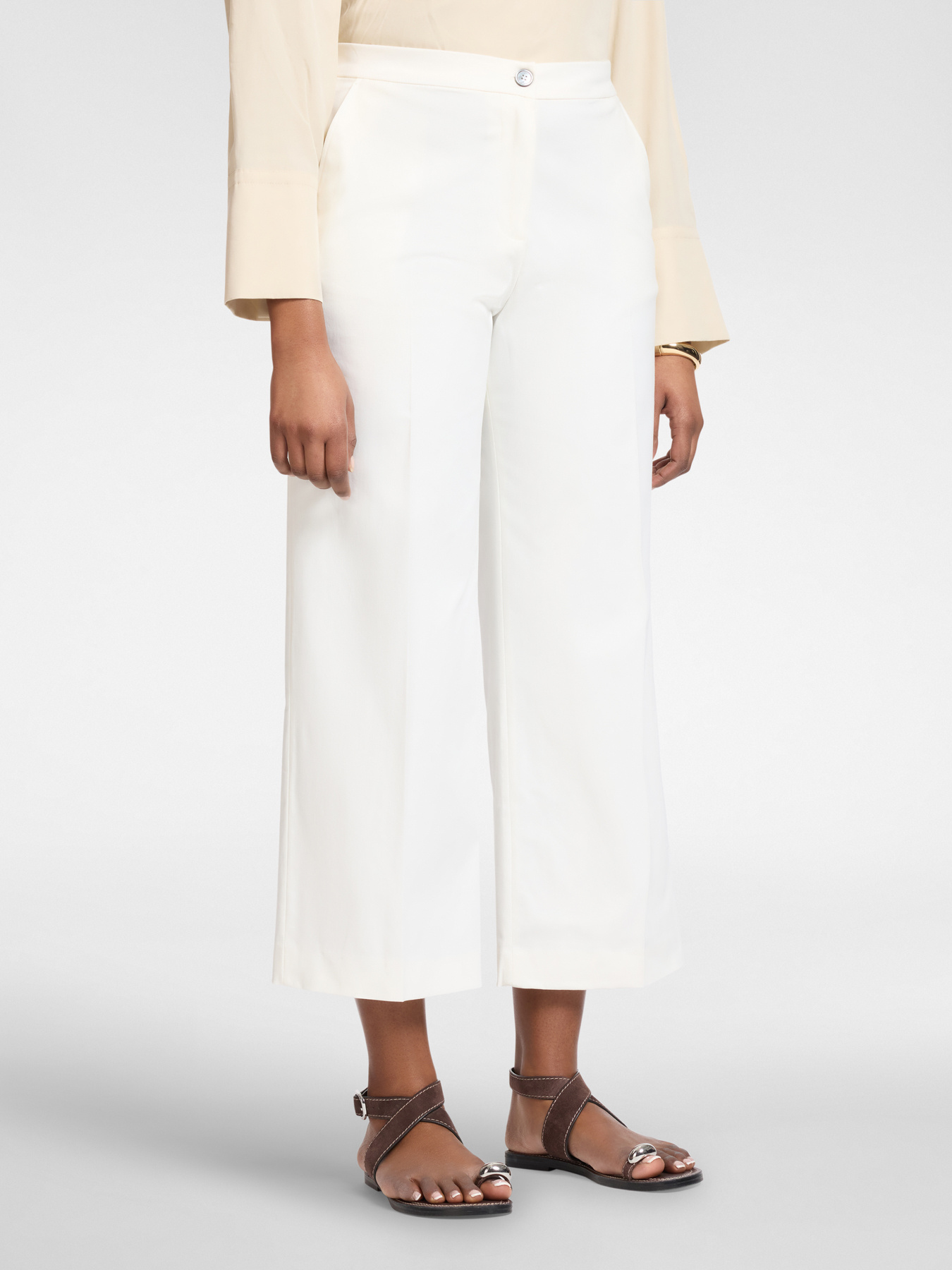 Pantalon cropped en gabardine image number 2