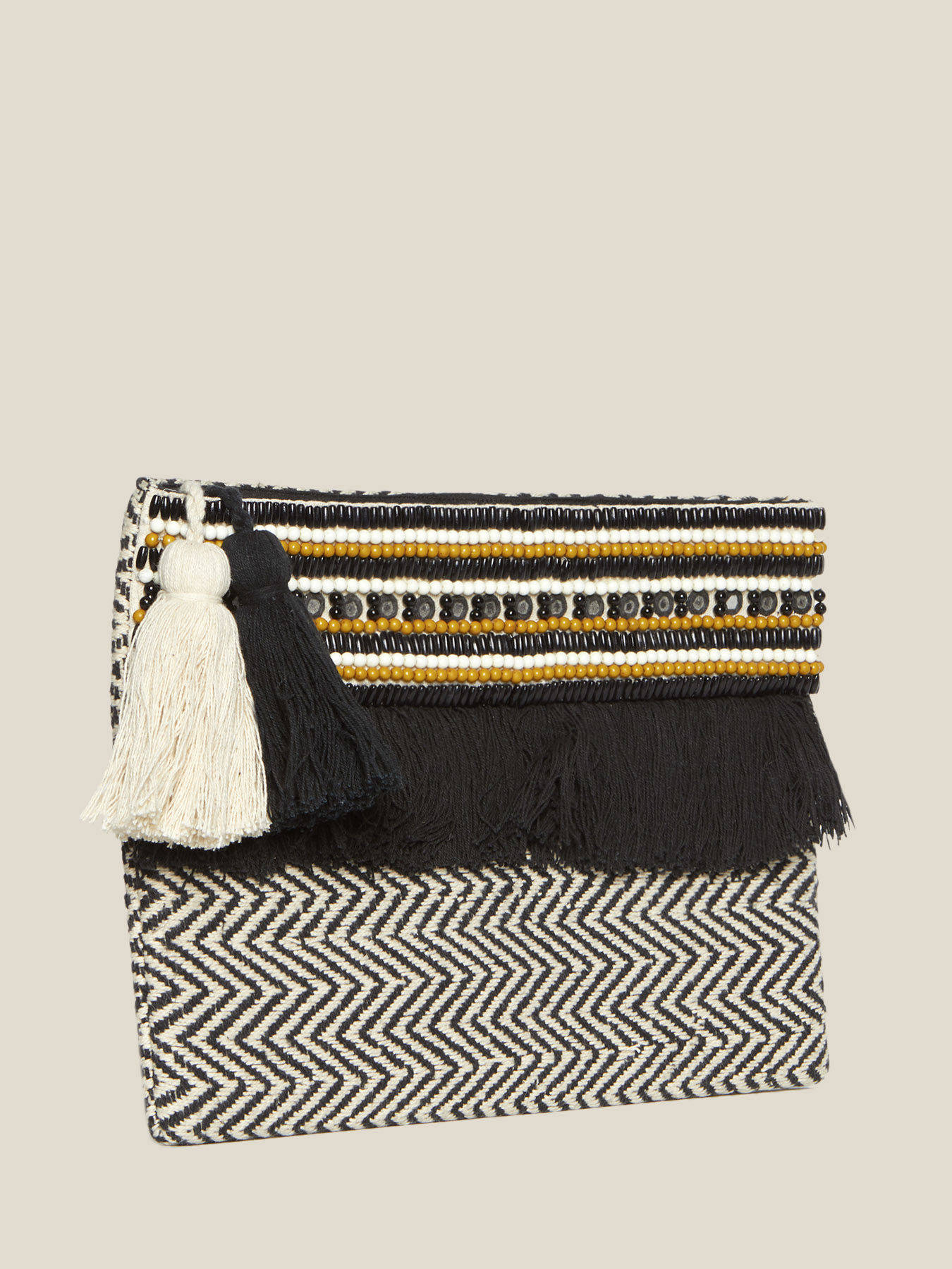 Pochette con ricamo e nappine image number 2