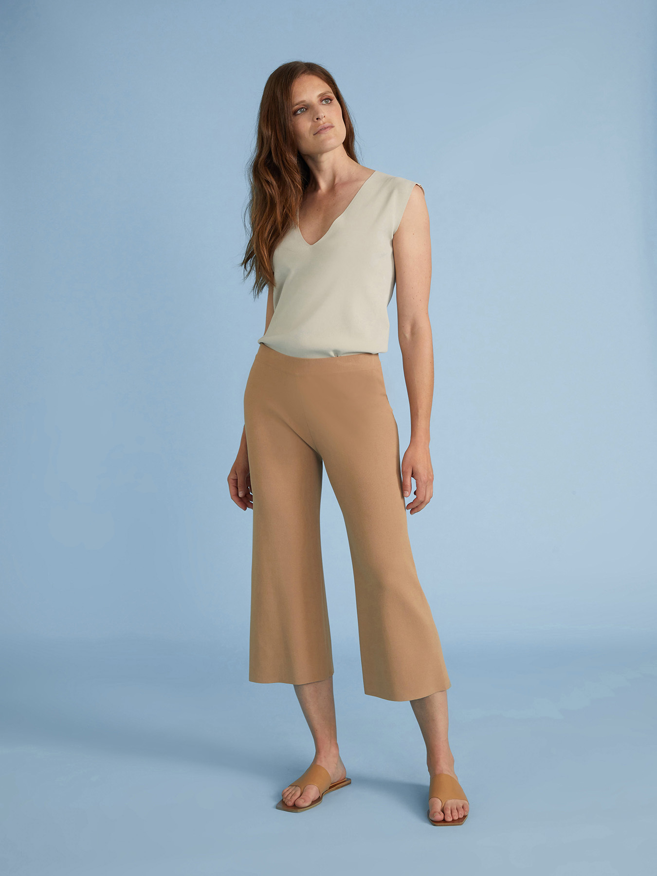 Cropped tricot trousers image number 2