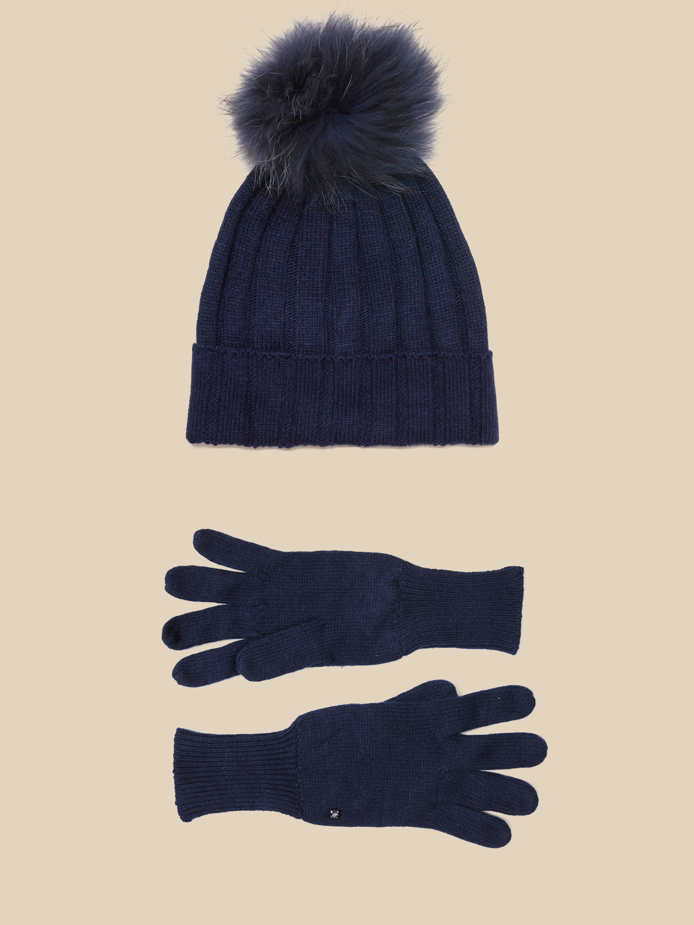 Ensemble gants et chapeau image number 0