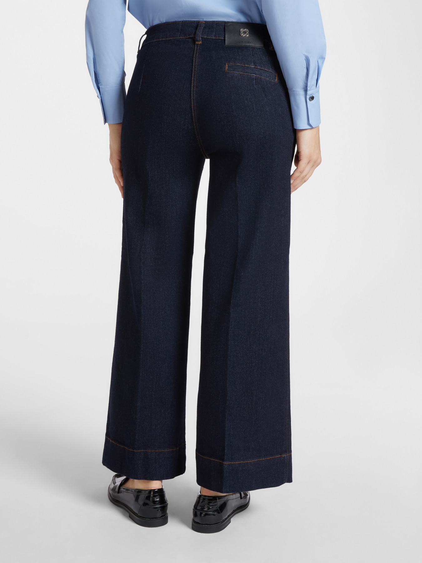 Vaqueros cropped image number 1